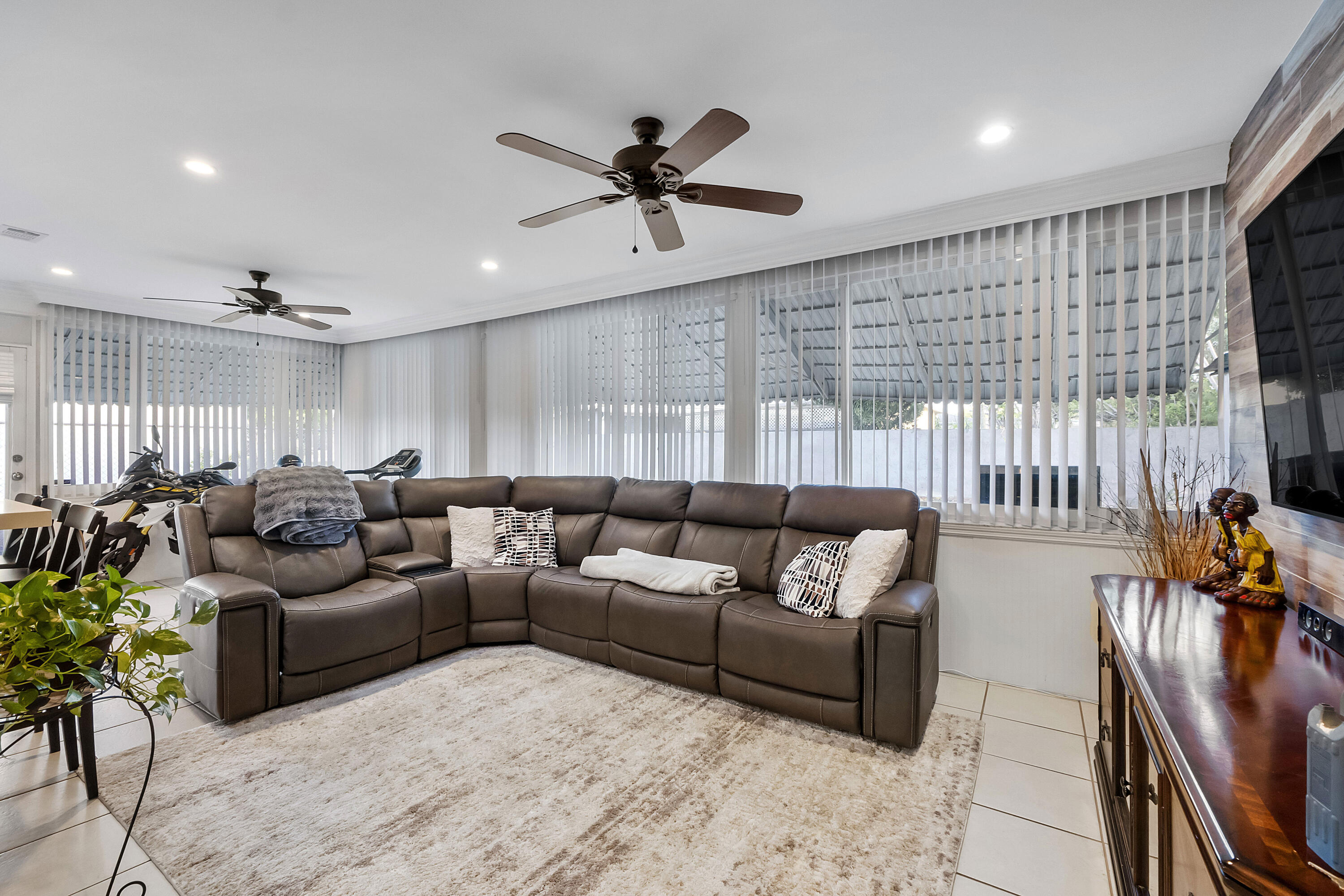 OAKLAND HILLS 1ST SEC - Residential