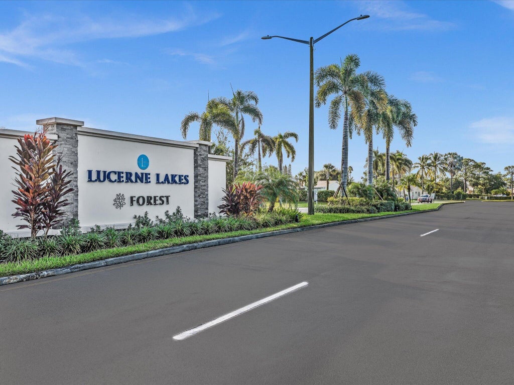 Photo of 7101 GOLF COLONY Court #105, Lake Worth, FL 33467 (MLS # B26094968)