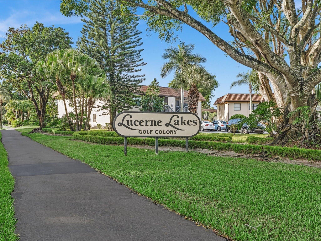 Photo of 7101 GOLF COLONY Court #105, Lake Worth, FL 33467 (MLS # B26094968)