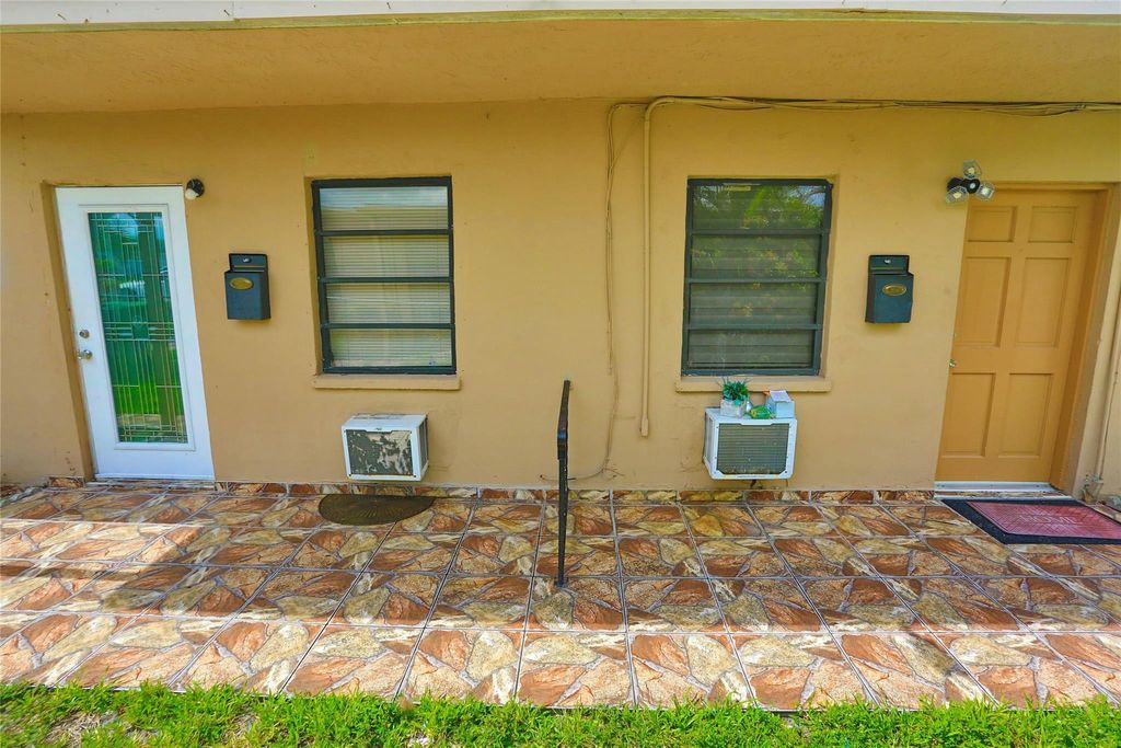 Photo of 1021 SW 24th Avenue, Fort Lauderdale, FL 33312 (MLS # F10505905)