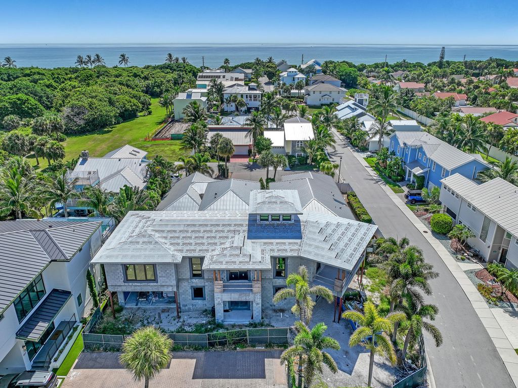 Photo of 401 Xanadu Place, Jupiter, FL 33477 (MLS # R11010407)