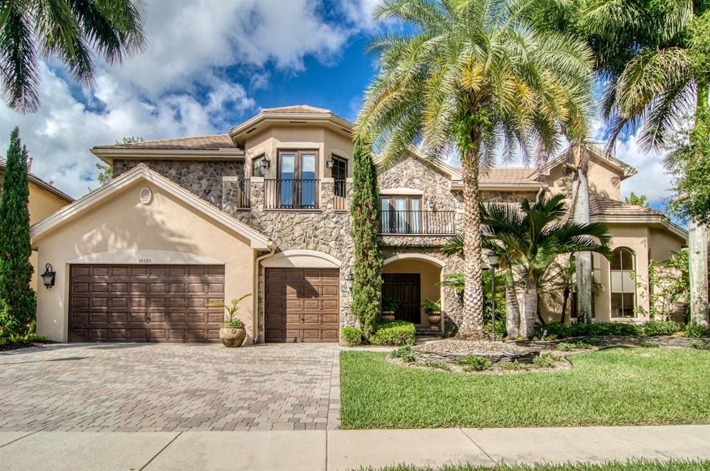 Photo of 10525 Versailles Boulevard, Wellington, FL 33449 (MLS # R10766098)