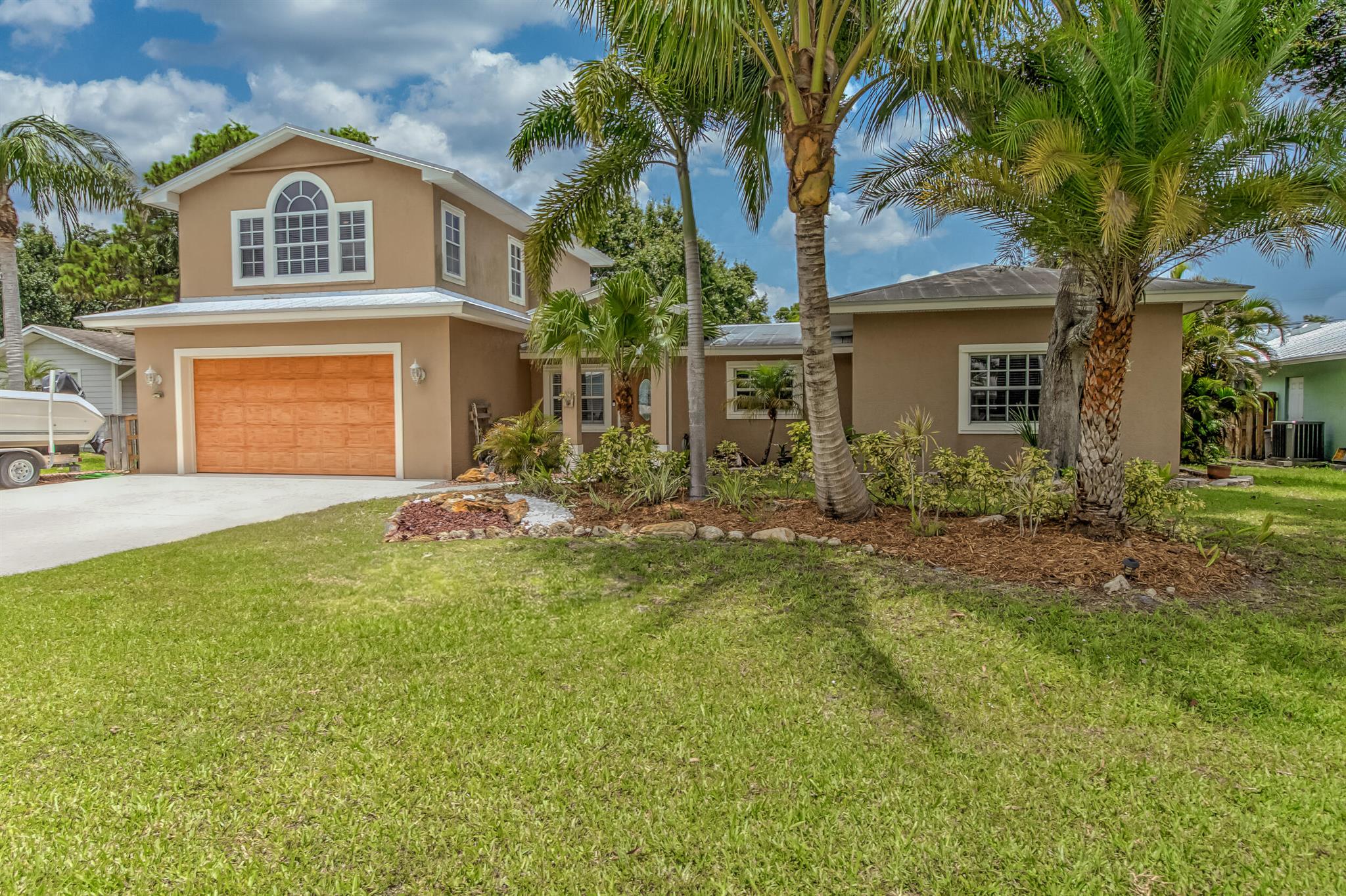 925 SW All American Boulevard