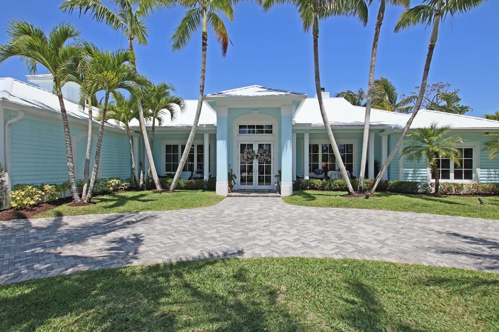 Photo of 11 Bunker Place, Tequesta, FL 33469 (MLS # R10711938)