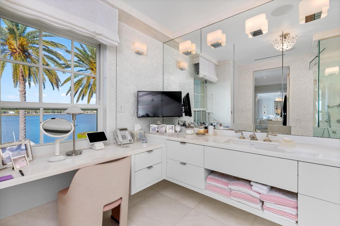 EVERGLADES ISLAND IN - Residential