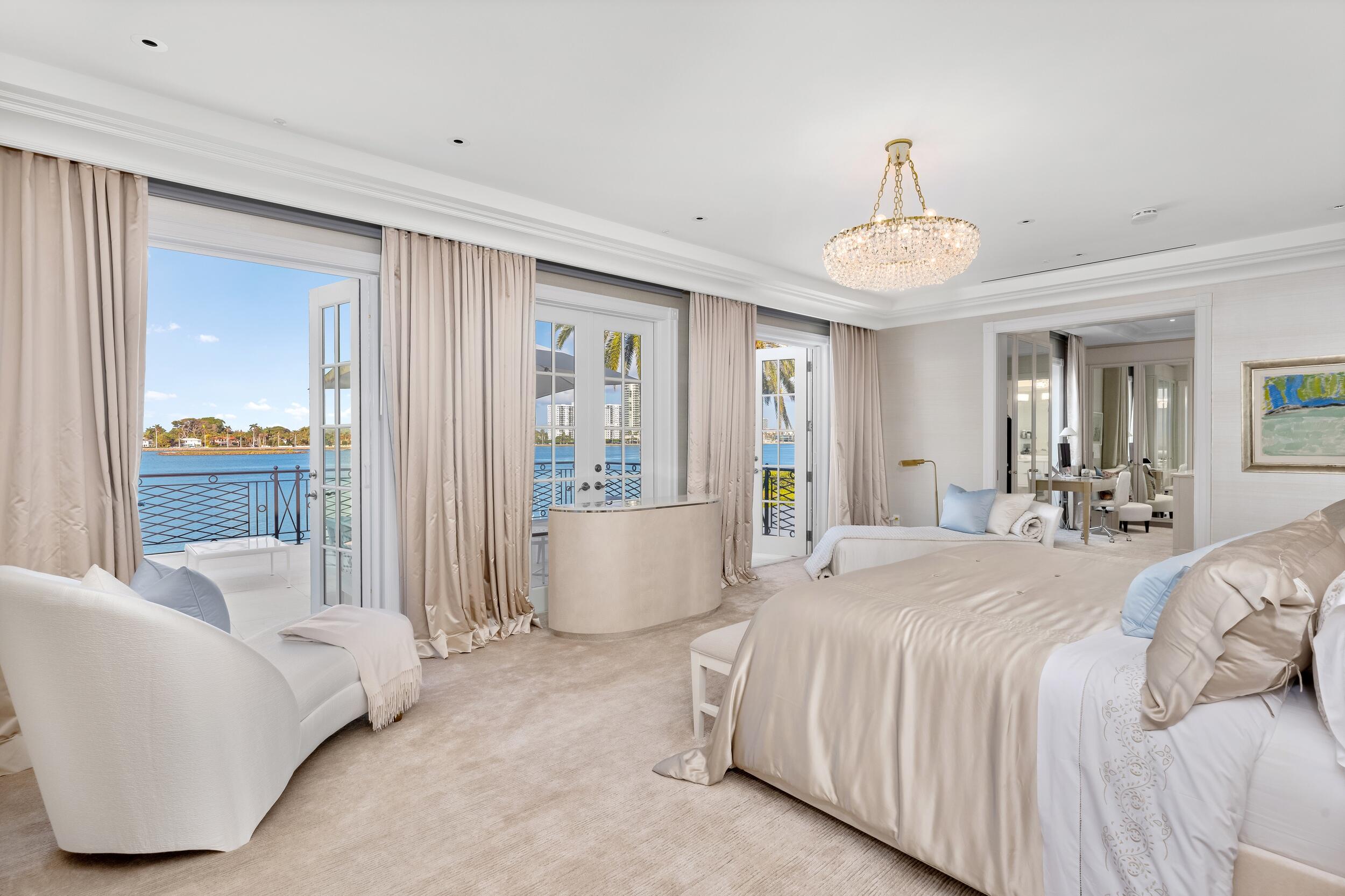 EVERGLADES ISLAND IN - Residential