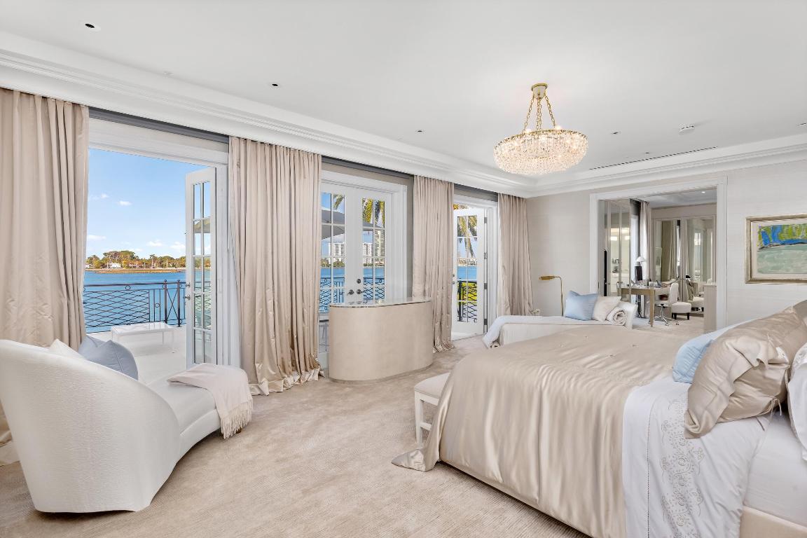 EVERGLADES ISLAND IN - Residential