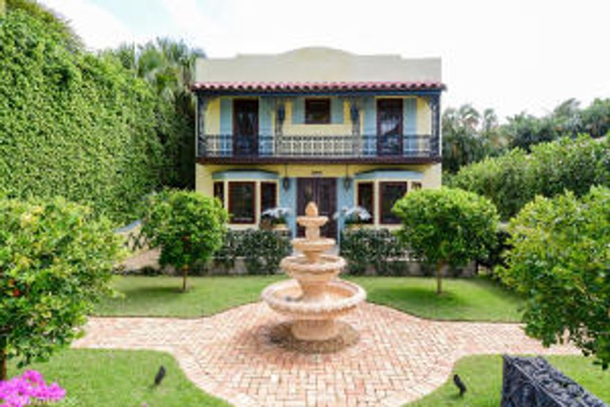 Live the Life!!  This Home is a New Orleans style dripping with charm!  It is incredible, unique, perfect in Town location.  Wonderful for parties!  Near hotel, designer shops and restaurants!  This one has it all!