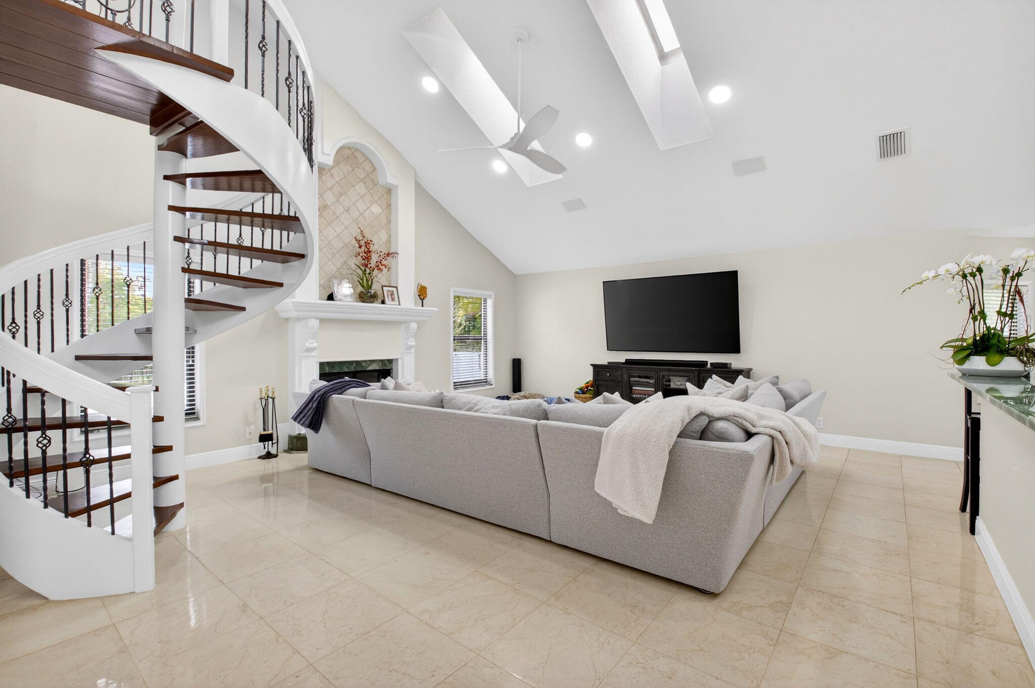 RIO POCO - Residential Lease