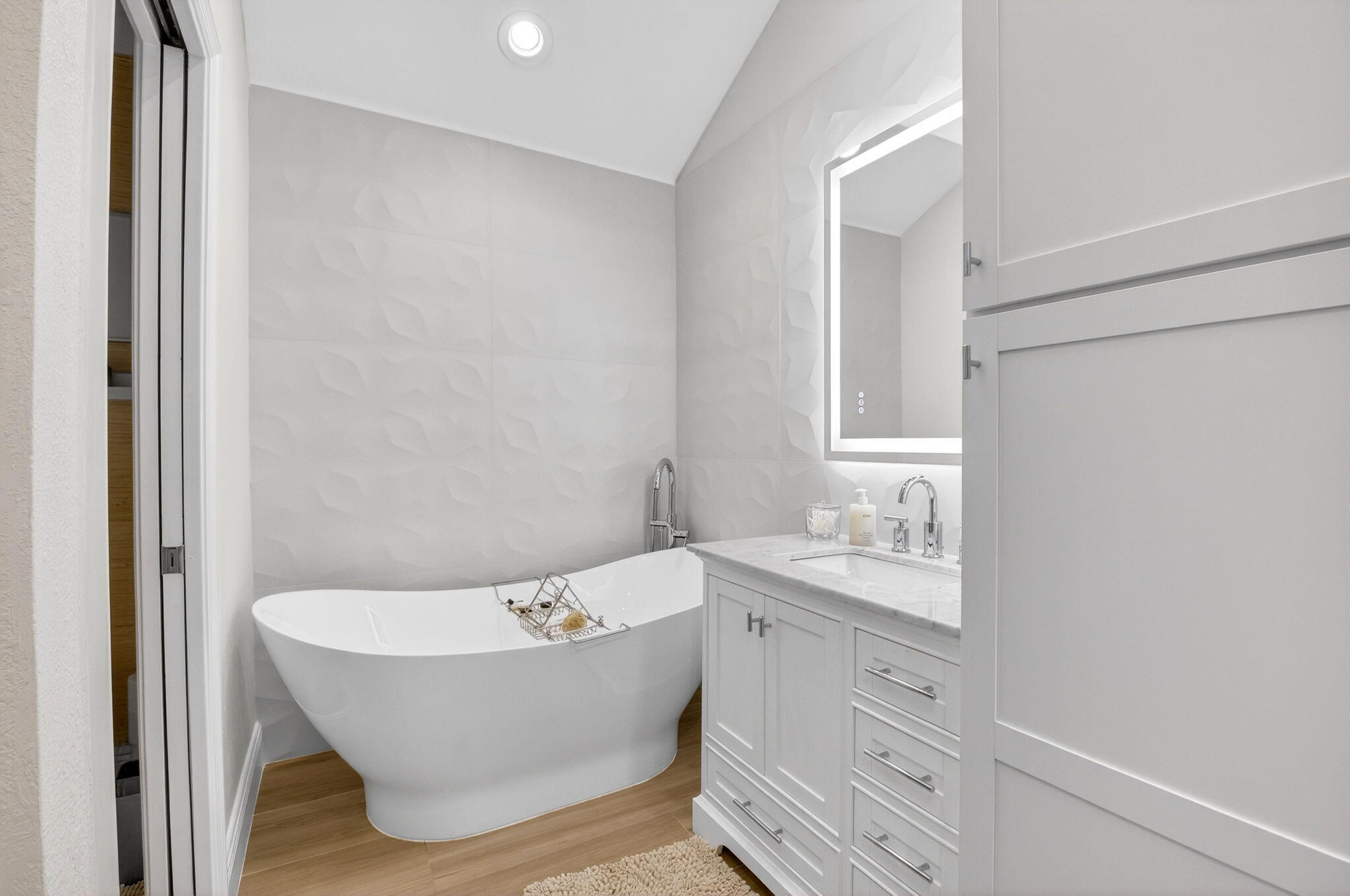 RIO POCO - Residential Lease