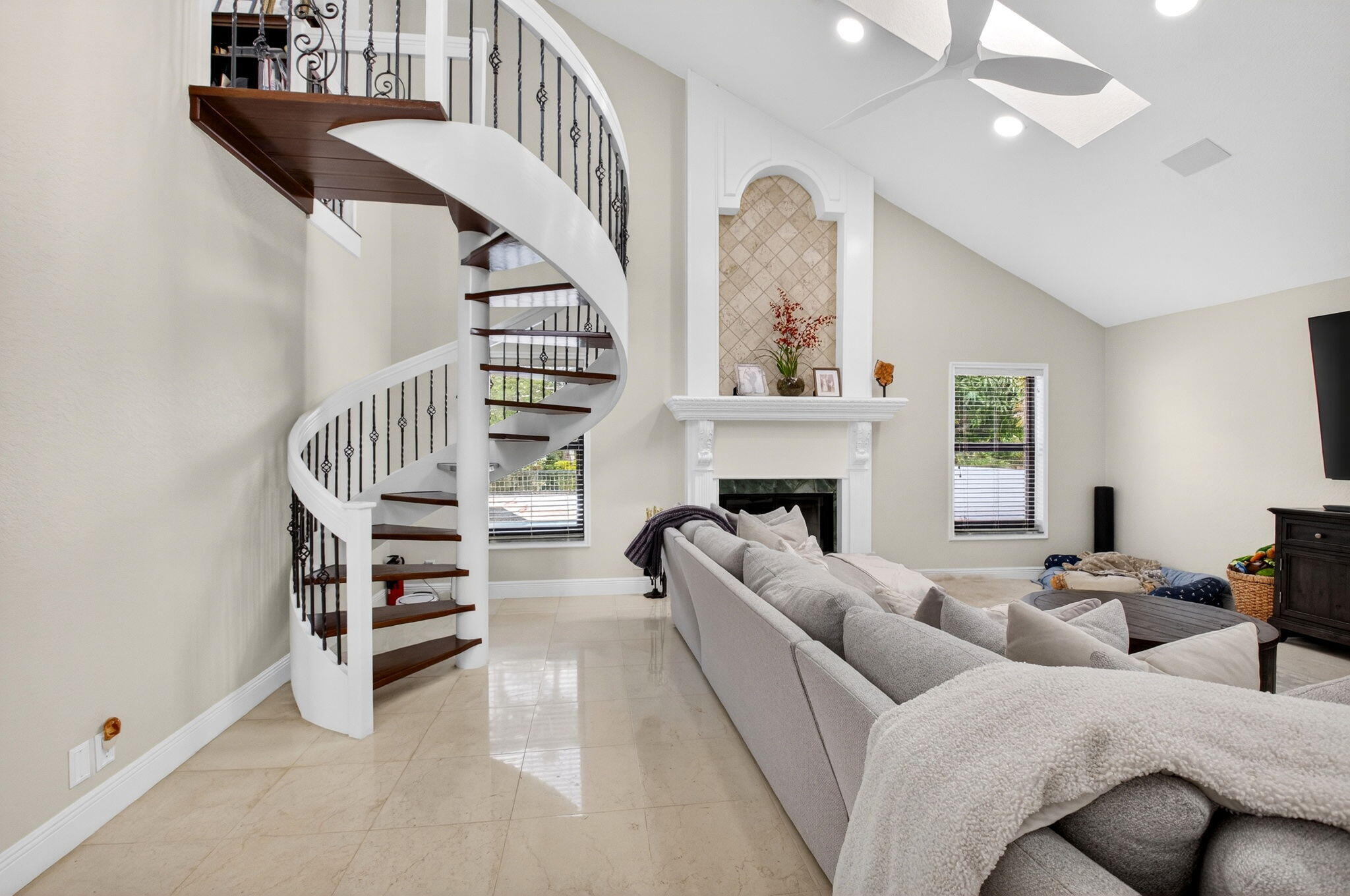 RIO POCO - Residential Lease