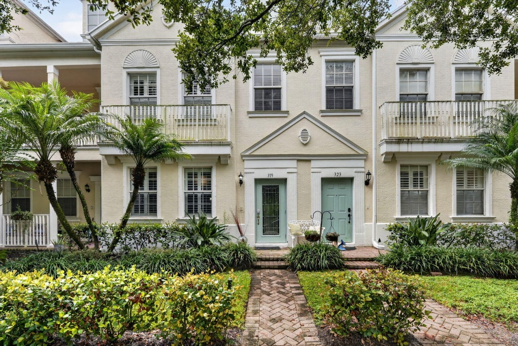 Photo of 319 E BAY CEDAR Circle, Jupiter, FL 33458 (MLS # B26070542)