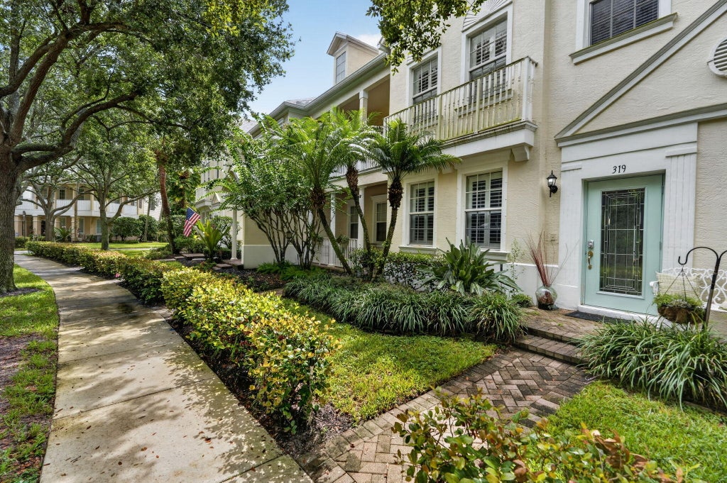 Photo of 319 E BAY CEDAR Circle, Jupiter, FL 33458 (MLS # B26070542)
