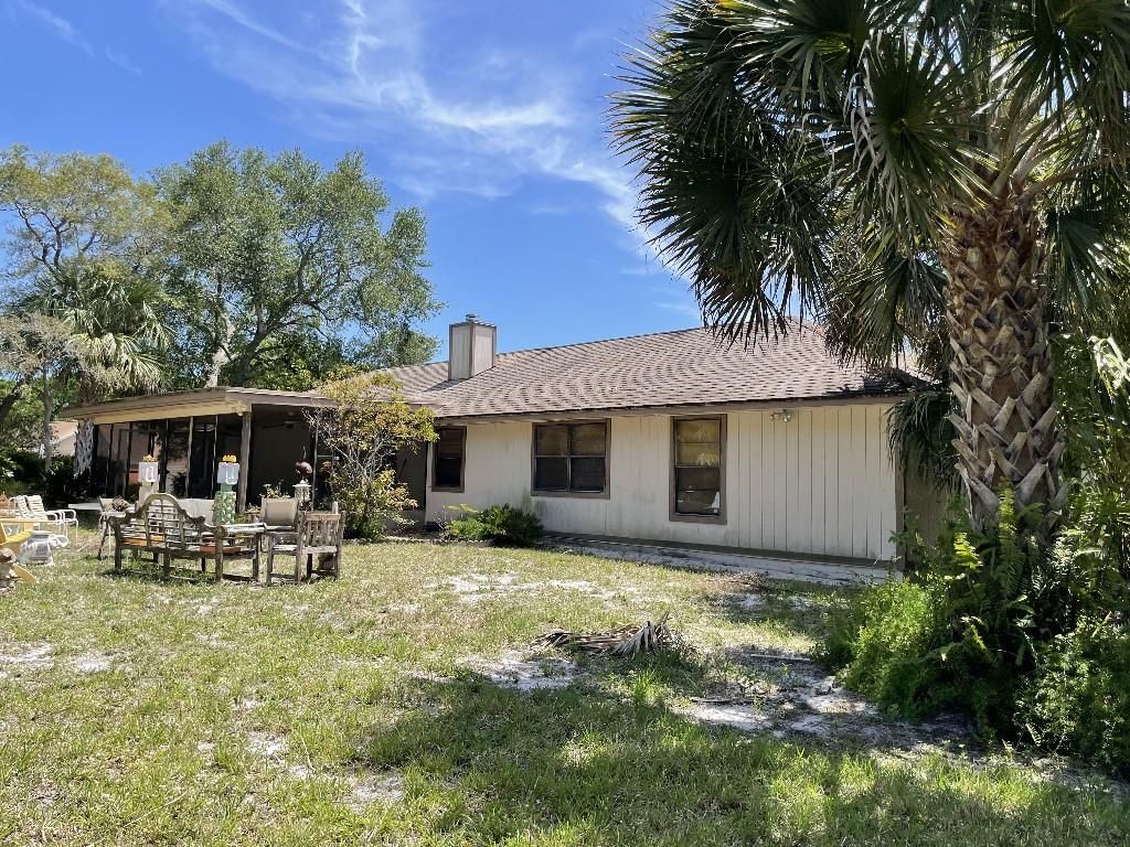 Photo of 1047 NE Quinn Place, Jensen Beach, FL 34957 (MLS # F10500262)