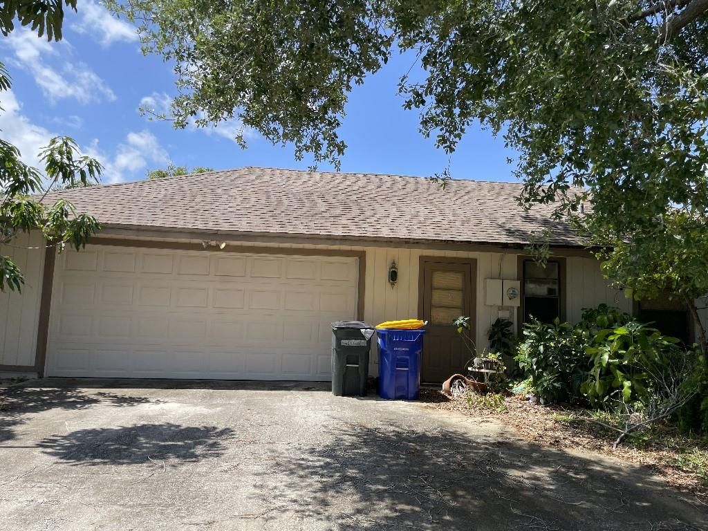Photo of 1047 NE Quinn Place, Jensen Beach, FL 34957 (MLS # F10500262)