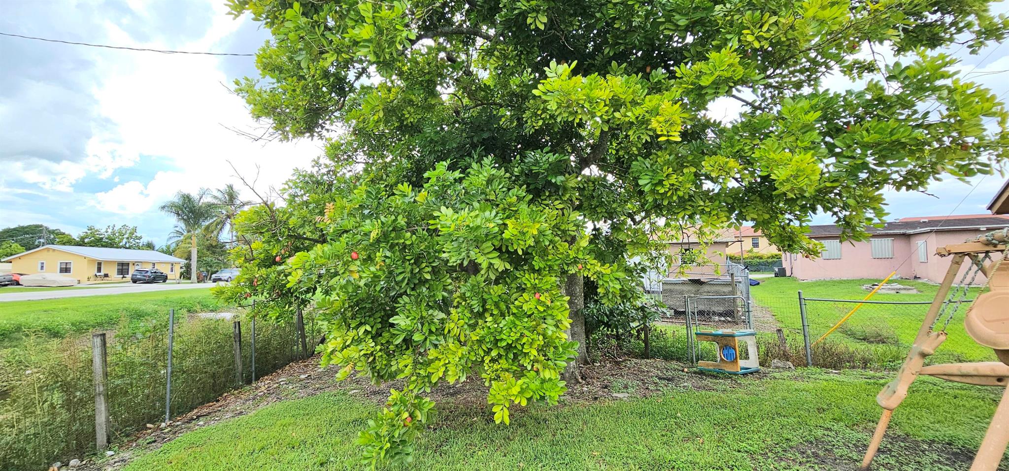 LAKE SHORE - Residential