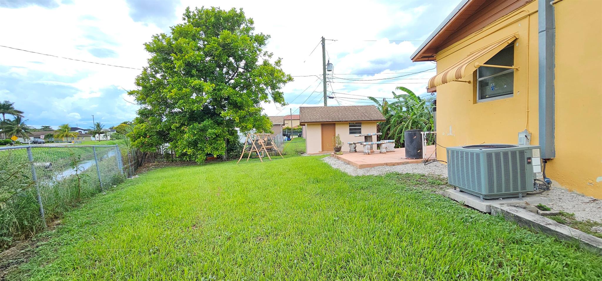 LAKE SHORE - Residential