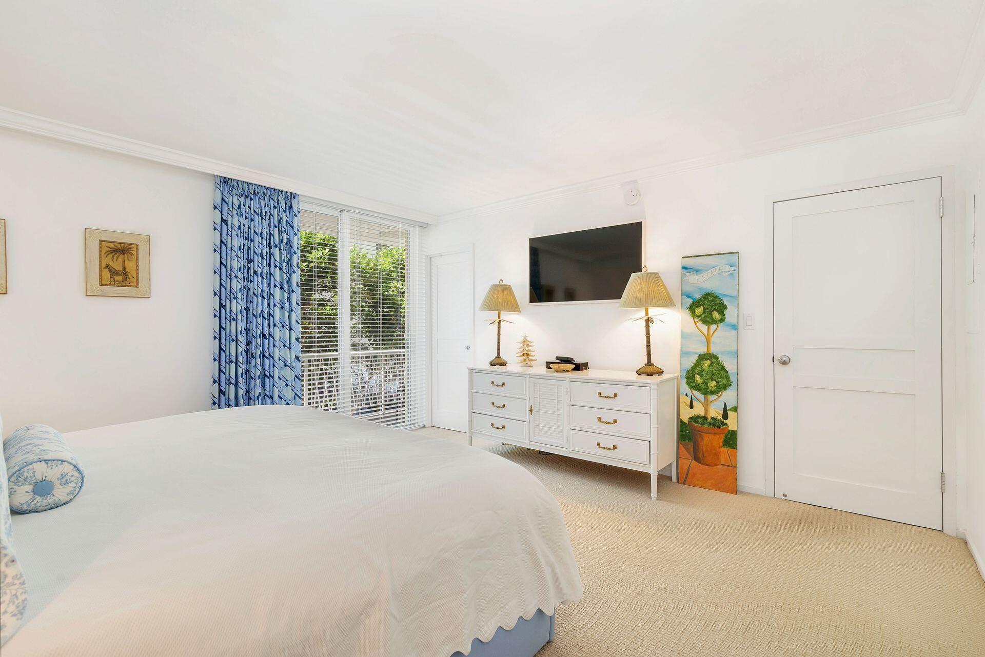 EVERGLADES PLAZA CONDO - Residential
