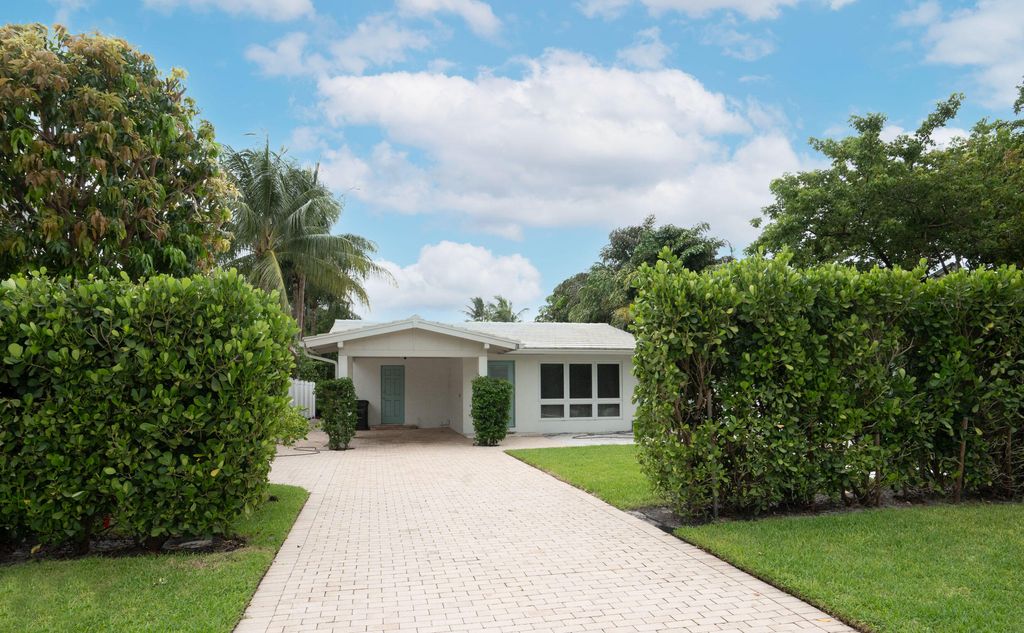 Photo of 101 NE 11th Street, Delray Beach, FL 33444 (MLS # R11034997)