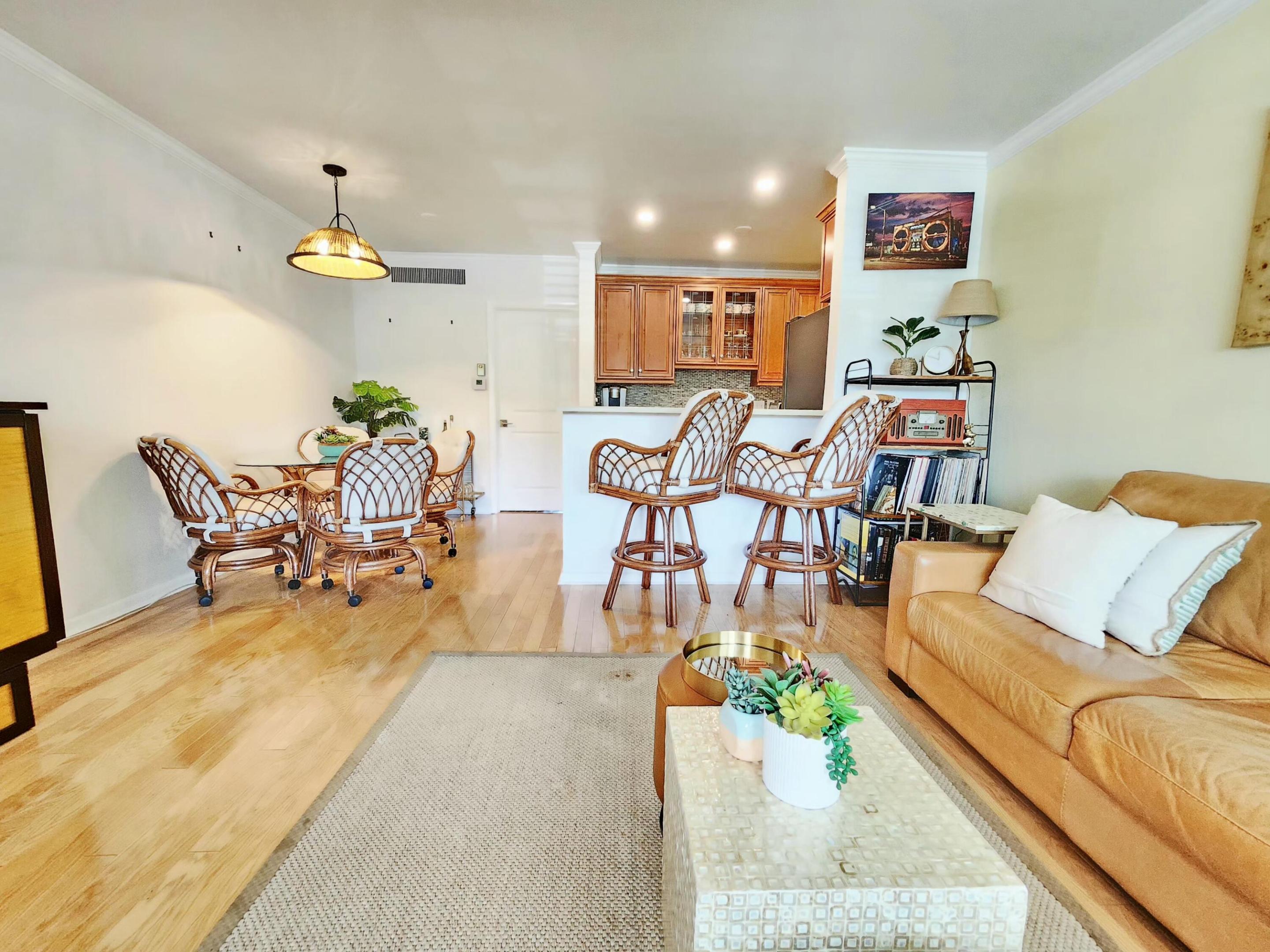 1001 NE 8th Avenue 212
