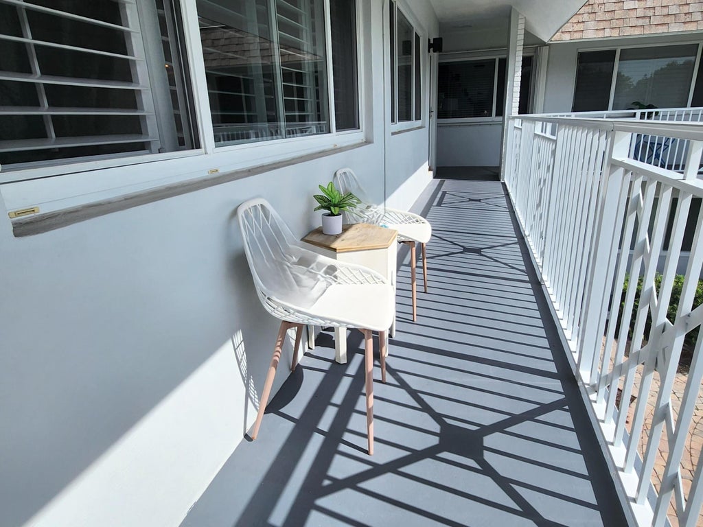 Photo of 1001 NE 8th Avenue #212, Delray Beach, FL 33483 (MLS # B26056407)