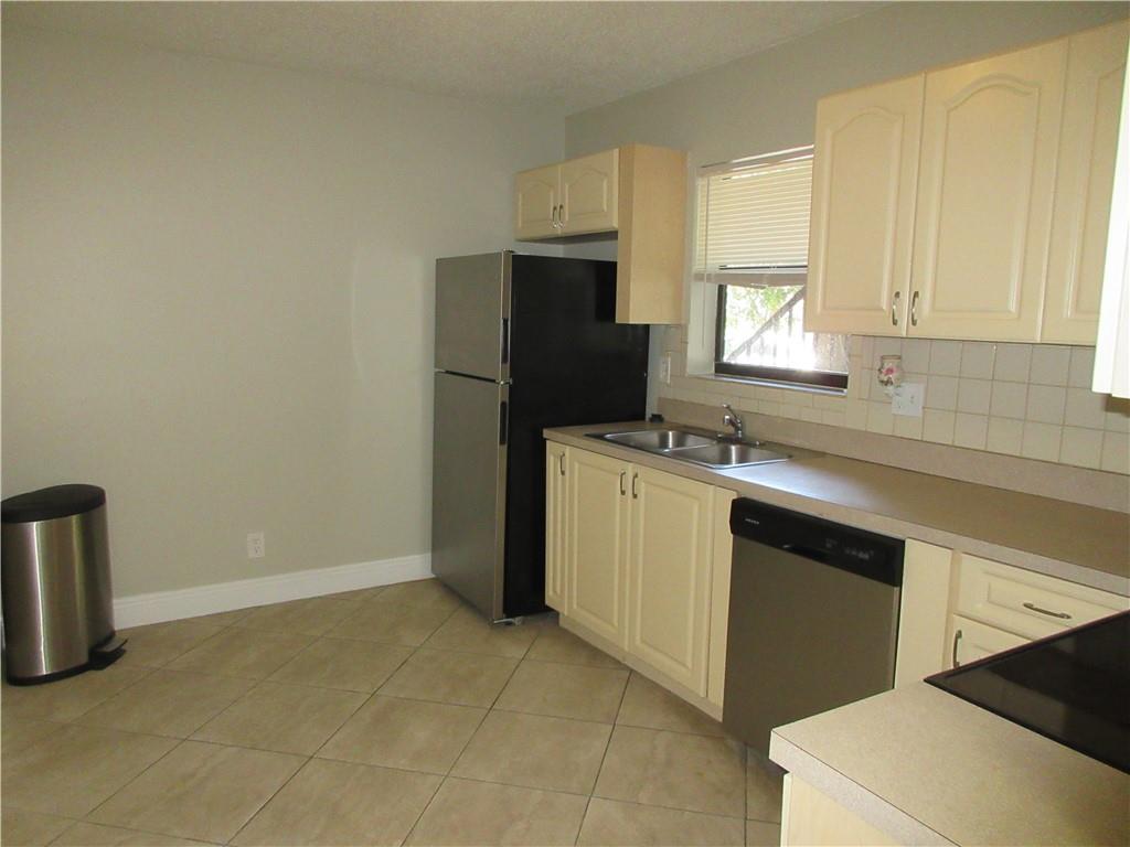 Coral Spgs Lakes 68-12 B - Residential Lease