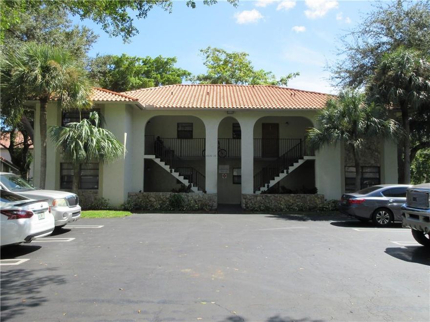 Great 3/2 apartment in the heart of Coral Springs. This ground floor unit has been updated and freshly painted, eat in kitchen with stainless steel appliances and large pantry, tile throughout, side by side washer and dryer, spacious bedrooms, master bedroom with walk in closet. This building has no association, so you can move in right away. This property has ample parking and is very well maintained inside and out. Don’t miss out. THIS UNIT WILL GO QUICK!!! Great 3/2 apartment in the heart of Coral Springs. This ground floor unit has been updated and freshly painted, eat in kitchen with stainless steel appliances and large pantry, tile throughout, side by side washer and dryer, spacious bedrooms, master bedroom with walk in close