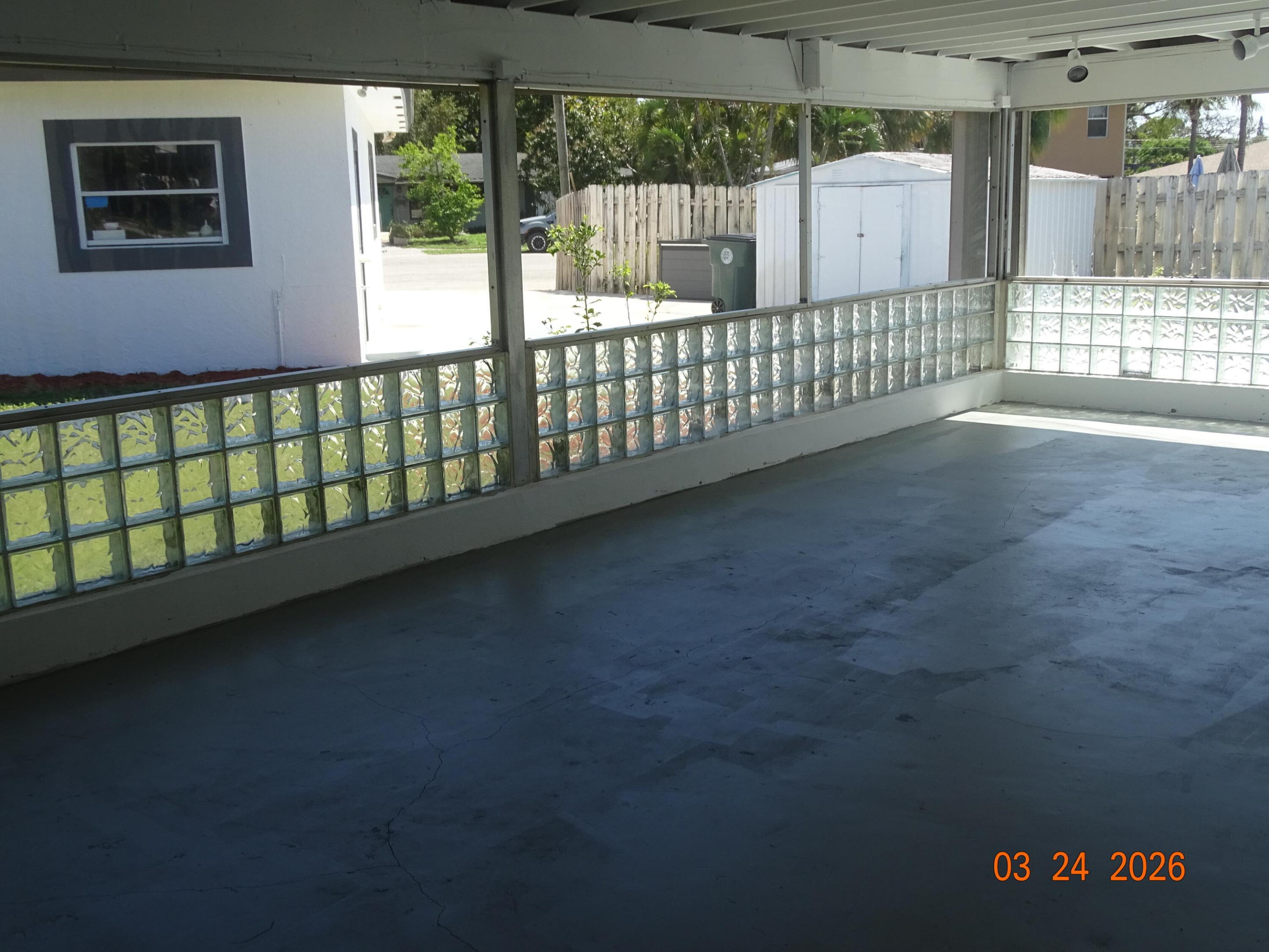 UNIVERSITY GARDENS - Residential