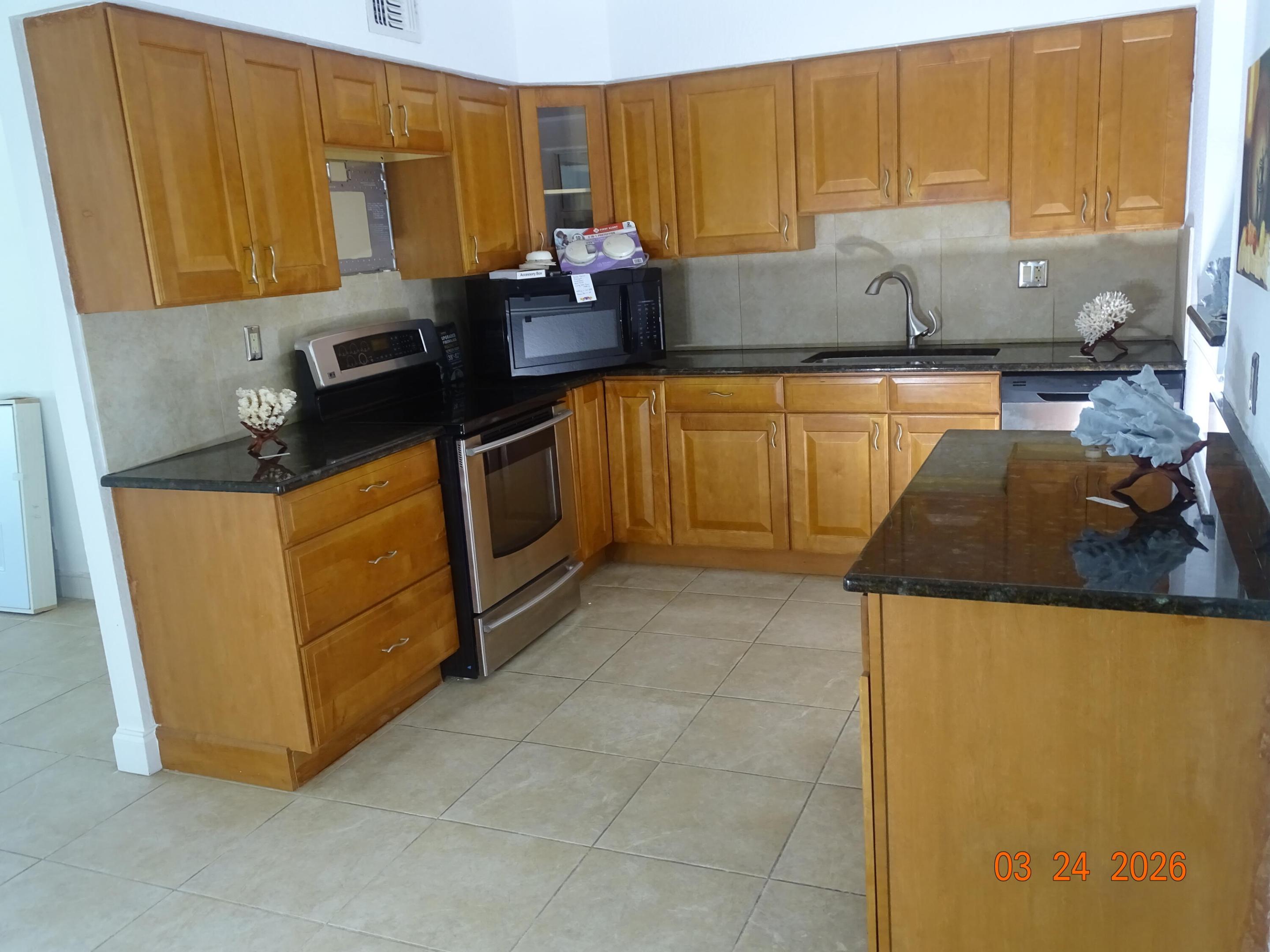 UNIVERSITY GARDENS - Residential