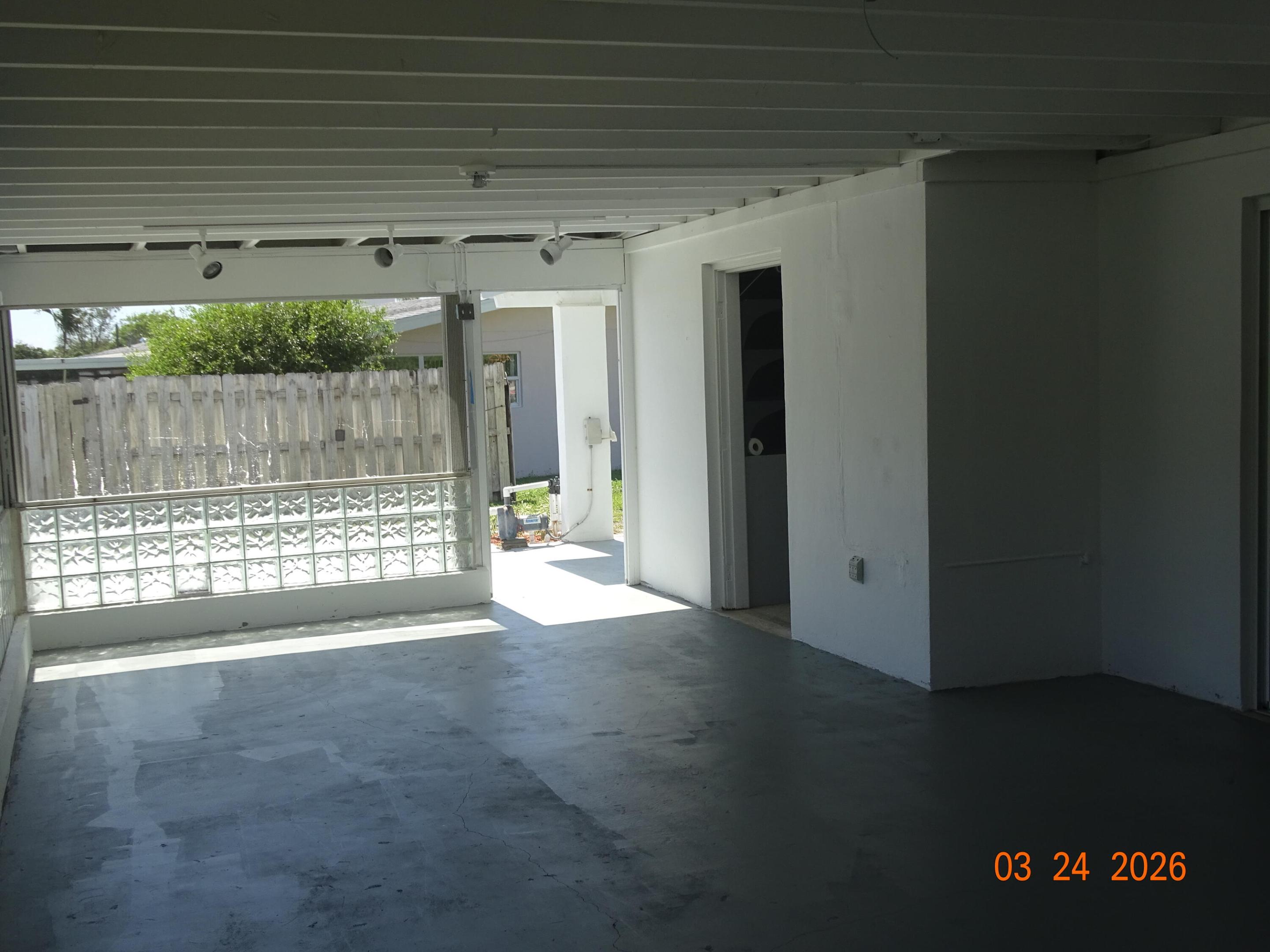 UNIVERSITY GARDENS - Residential