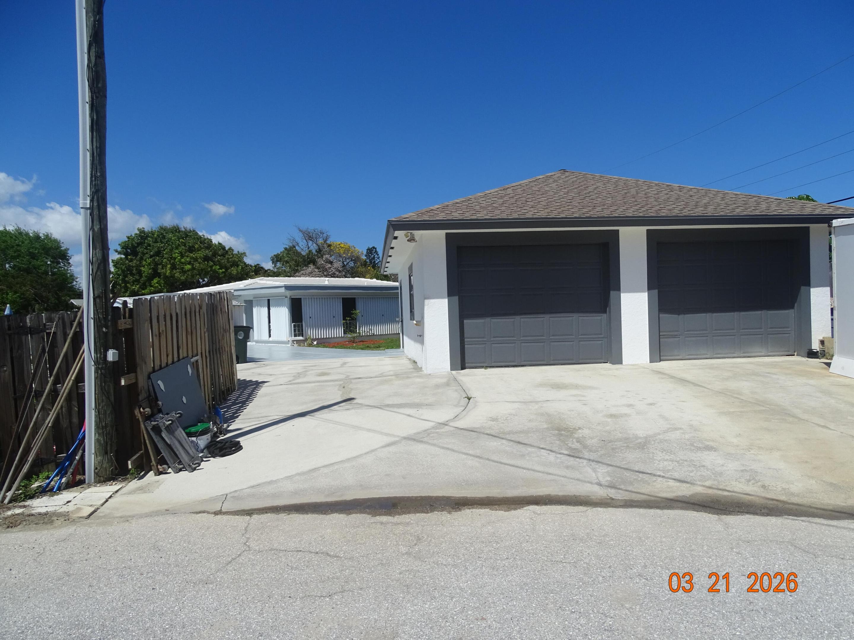 UNIVERSITY GARDENS - Residential