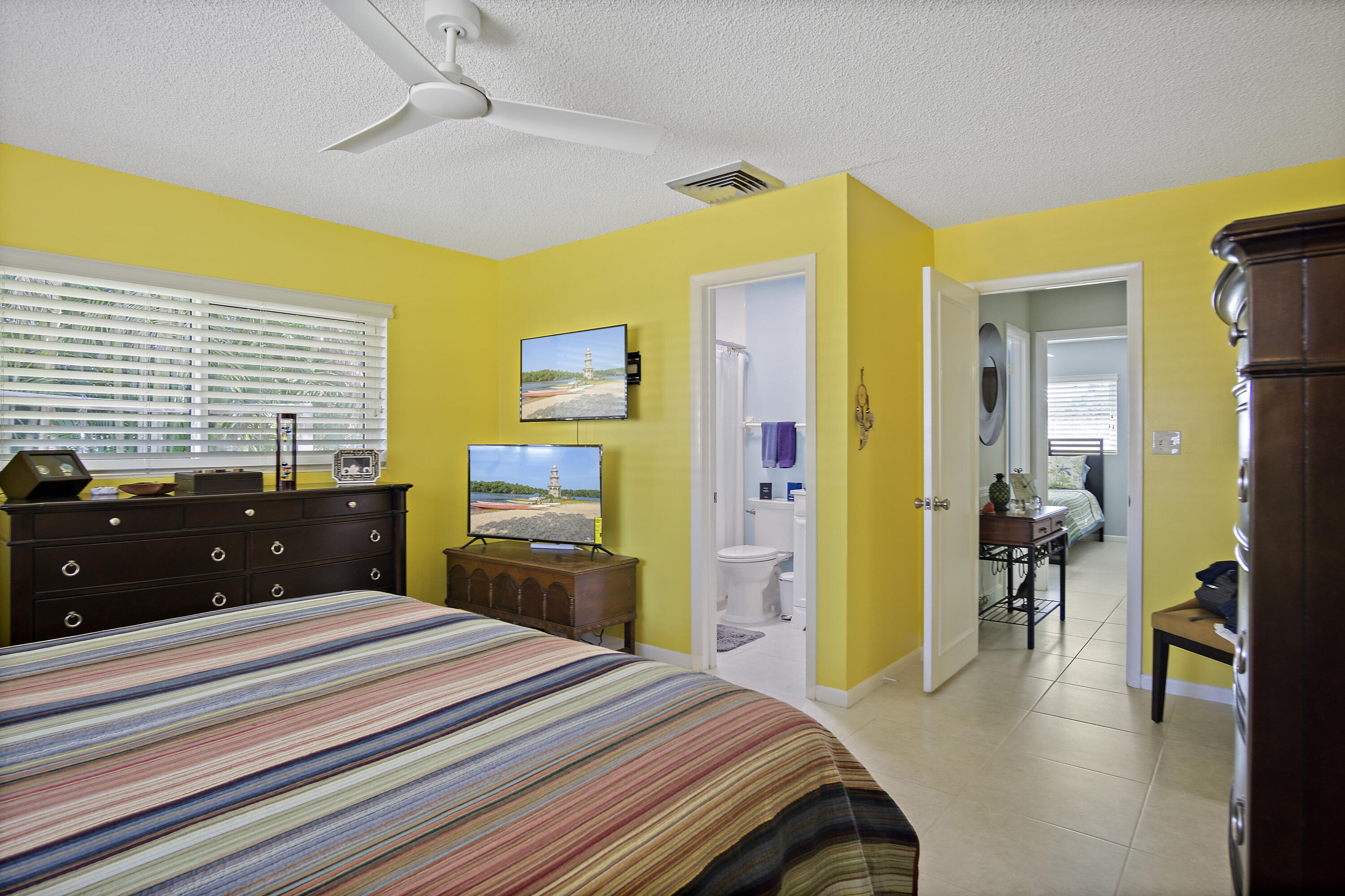 SATURN AVENUE ADDITIION UNRECORDED - Residential