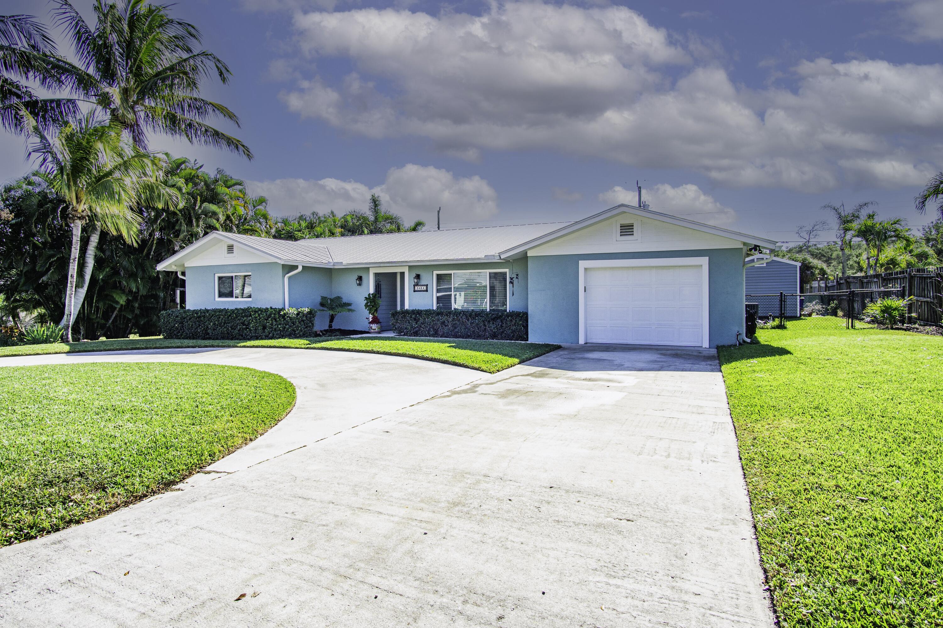 9464 SE Saturn Street