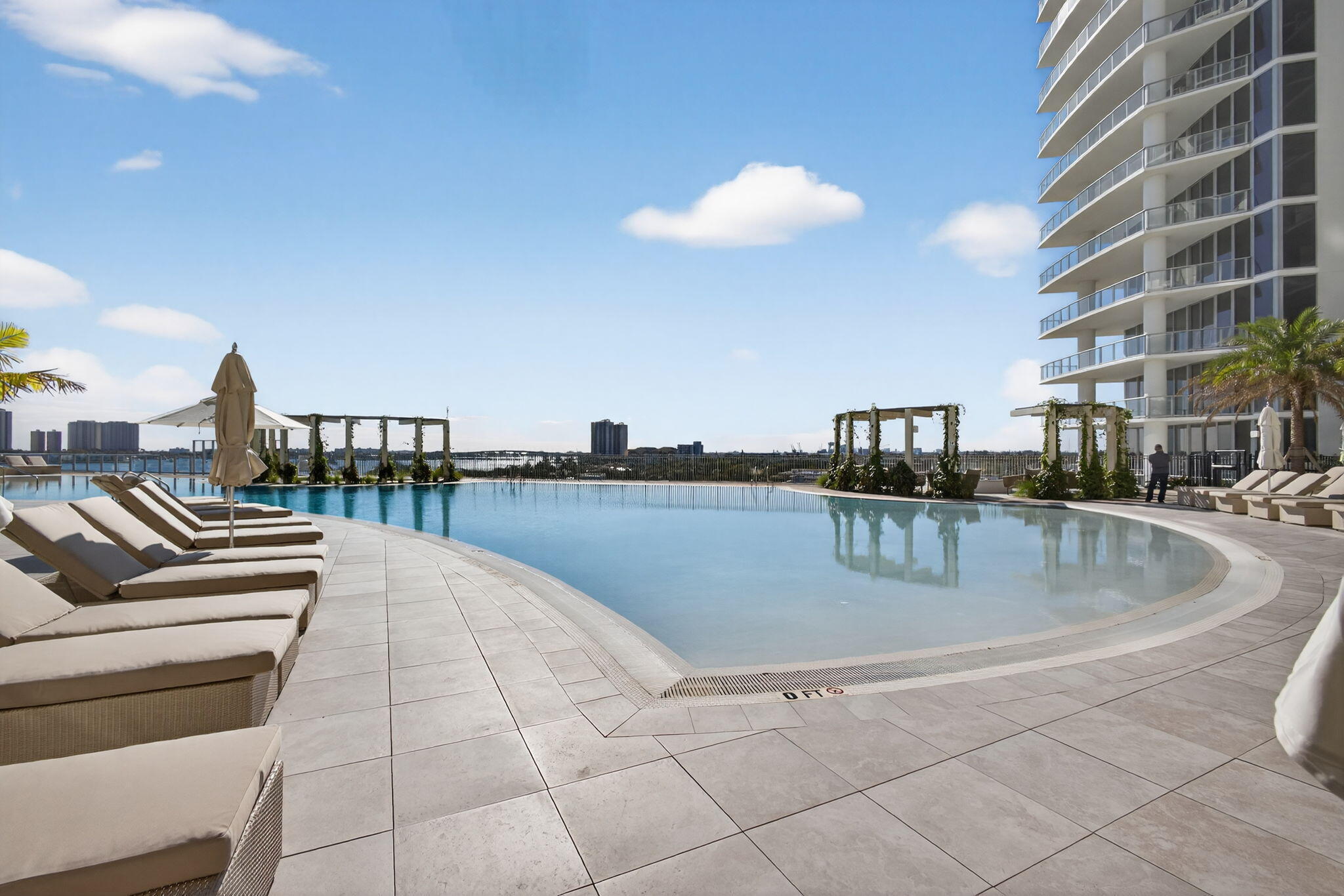 NAUTILUS 220 CONDO - Residential