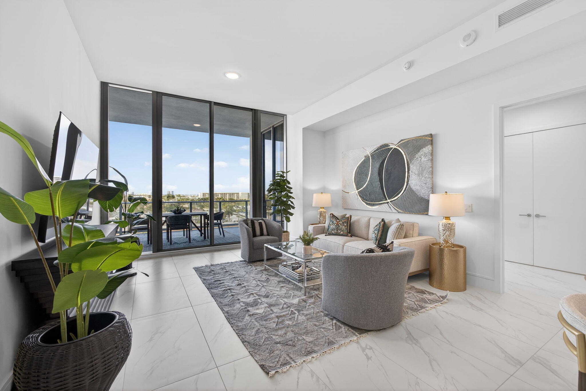 NAUTILUS 220 CONDO - Residential