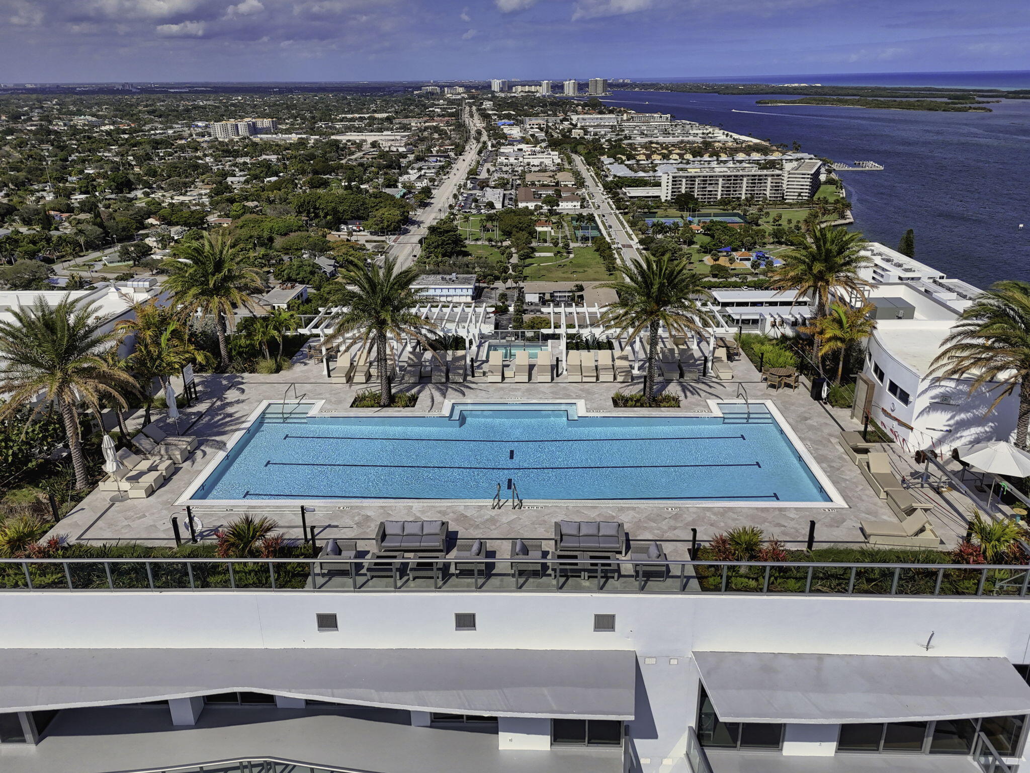 NAUTILUS 220 CONDO - Residential