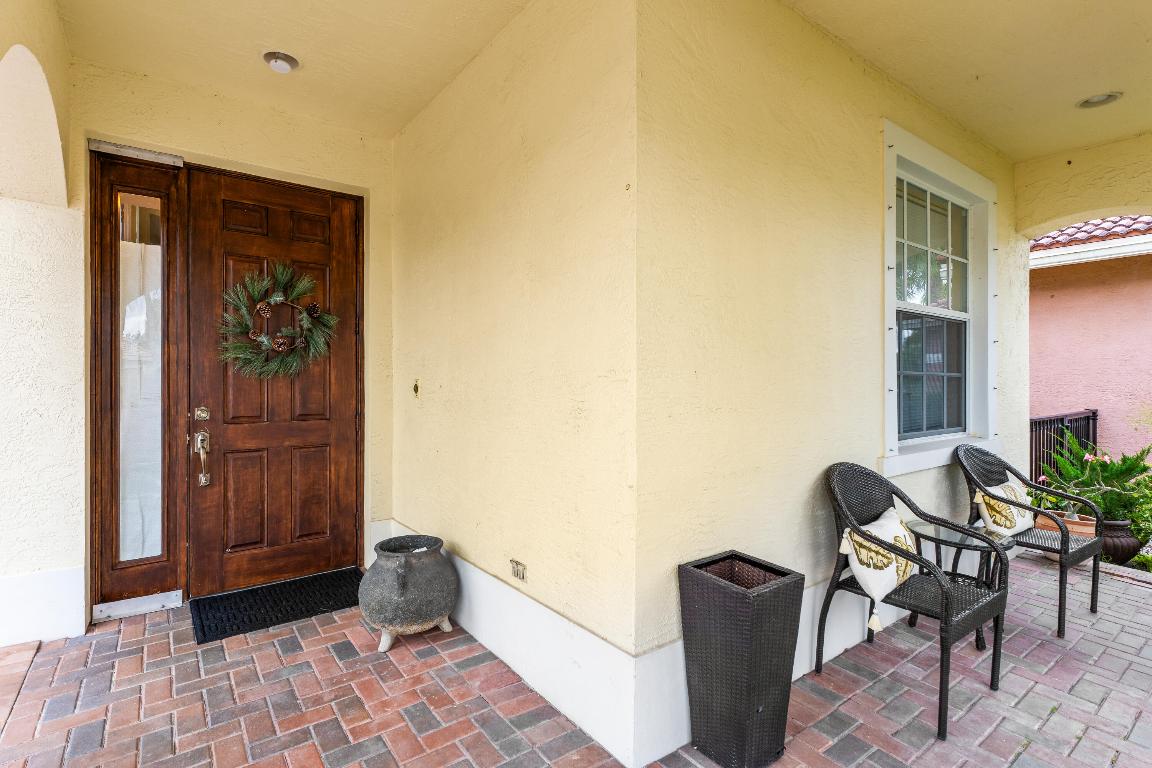 View photos, virtual tours, details... 173 Catania Way