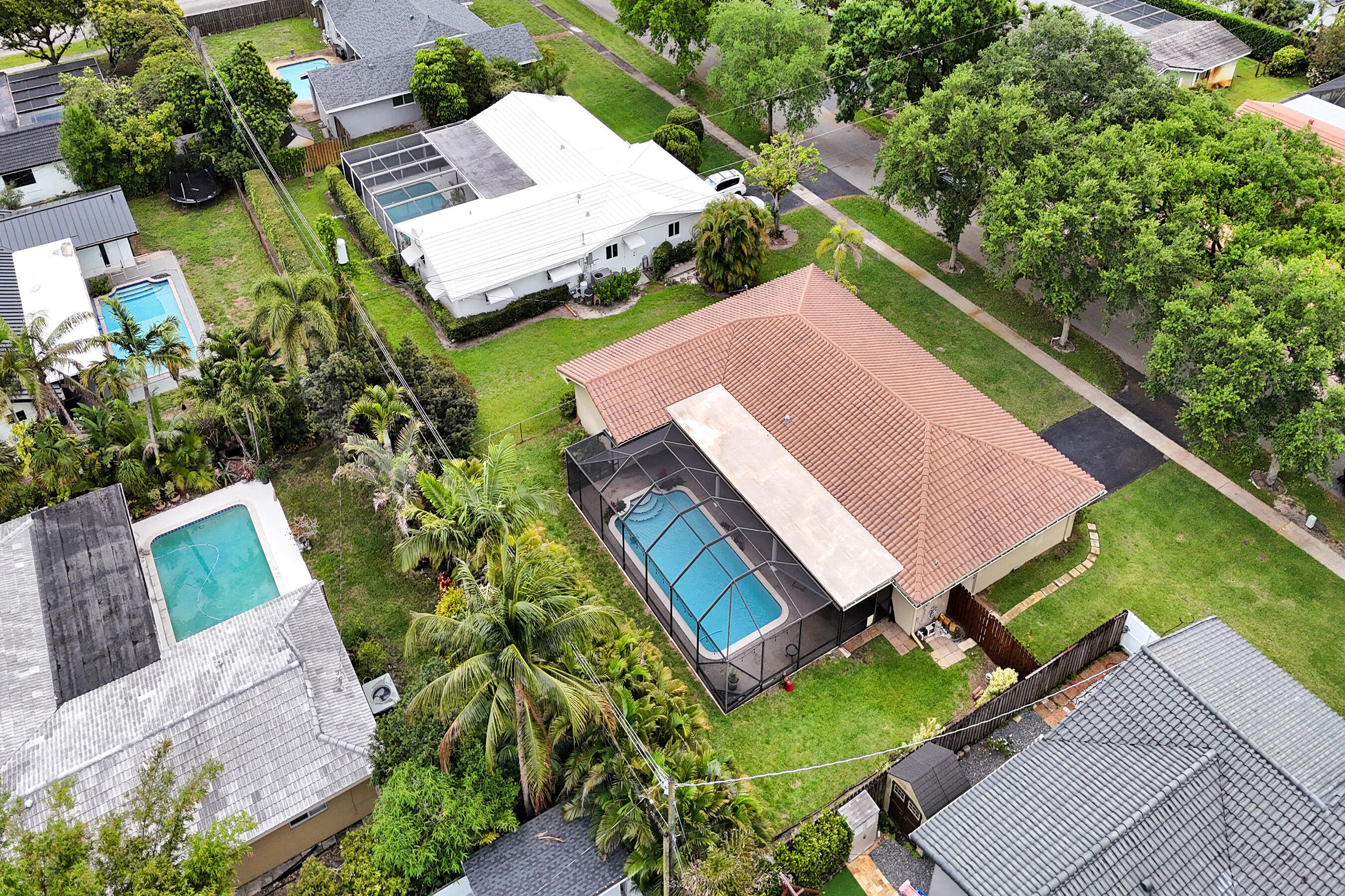 PLANTATION SECLUDED GDNS-1ST ADD - Residential