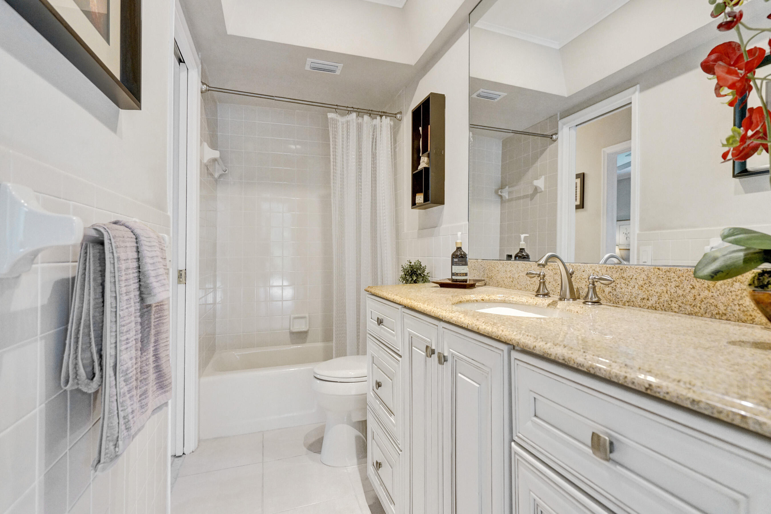 PLANTATION SECLUDED GDNS-1ST ADD - Residential