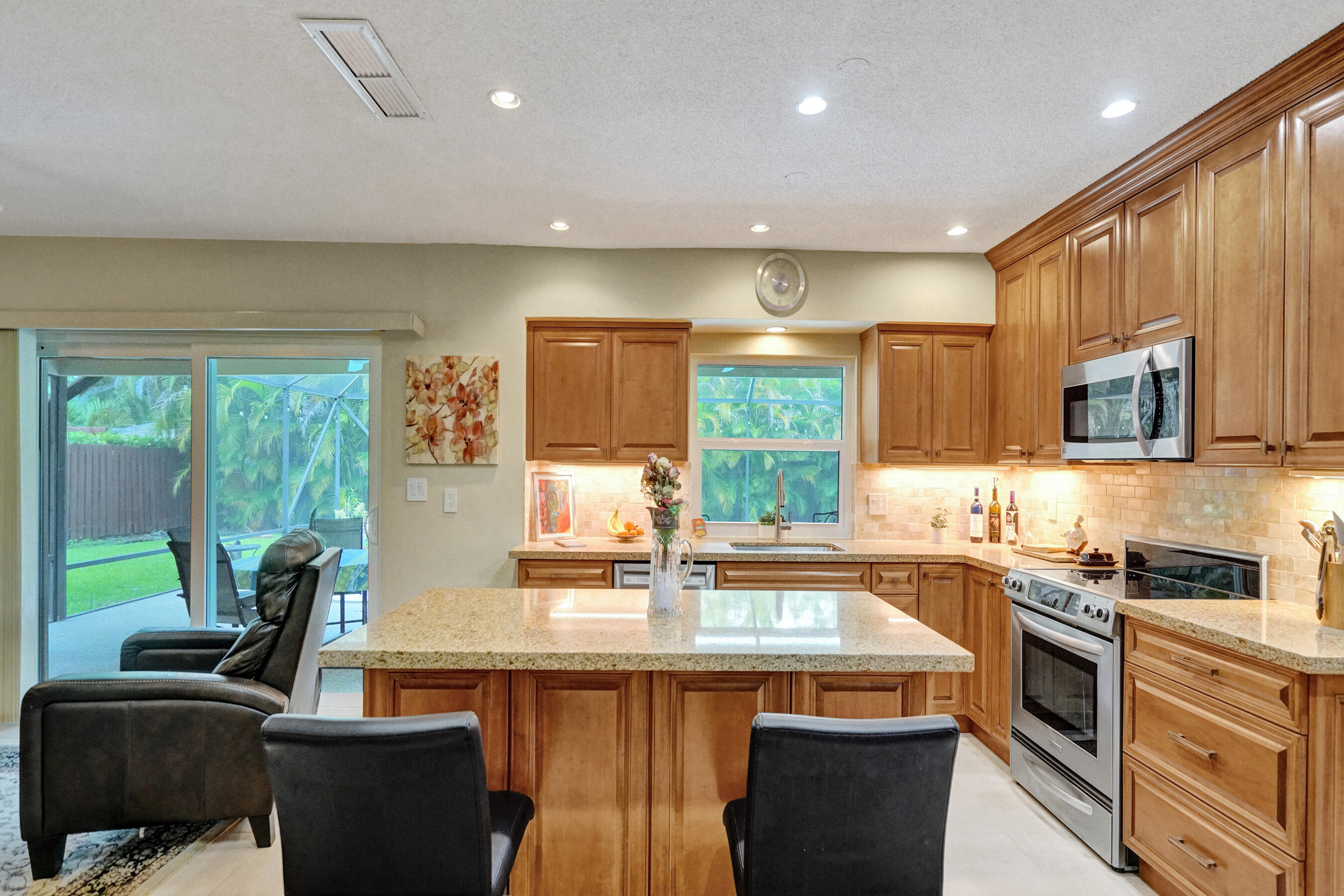 PLANTATION SECLUDED GDNS-1ST ADD - Residential