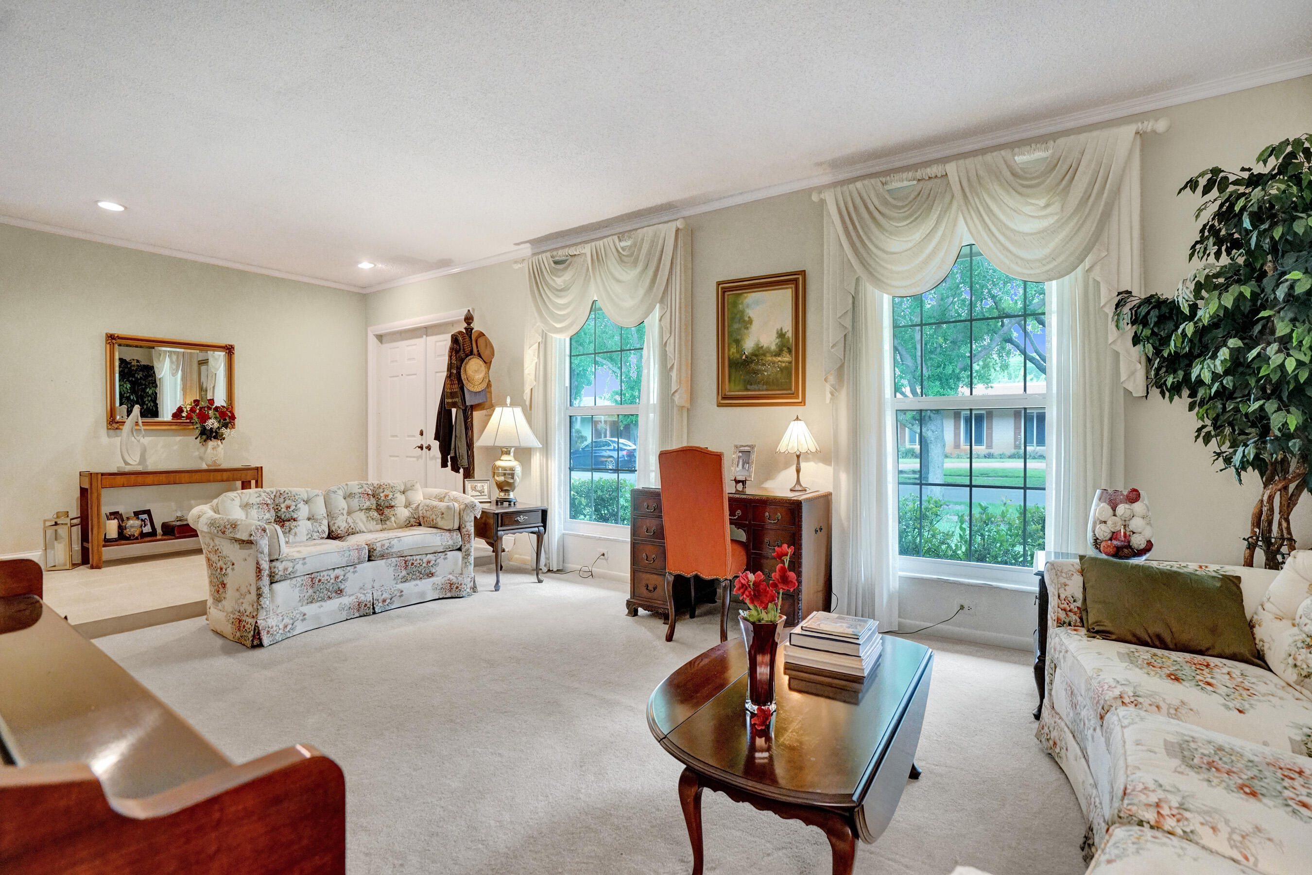 PLANTATION SECLUDED GDNS-1ST ADD - Residential