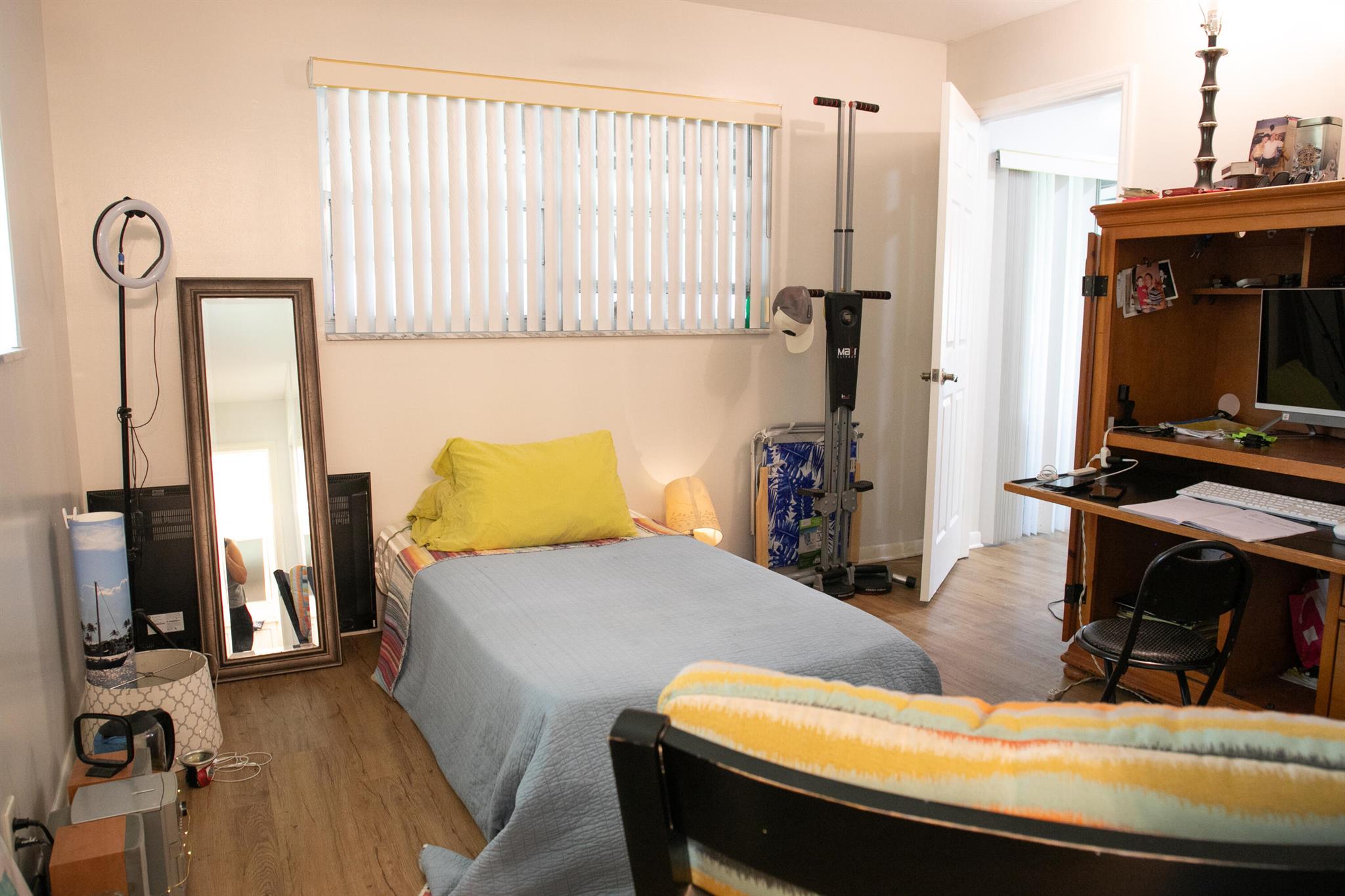 COUNTRY MANORS - Residential