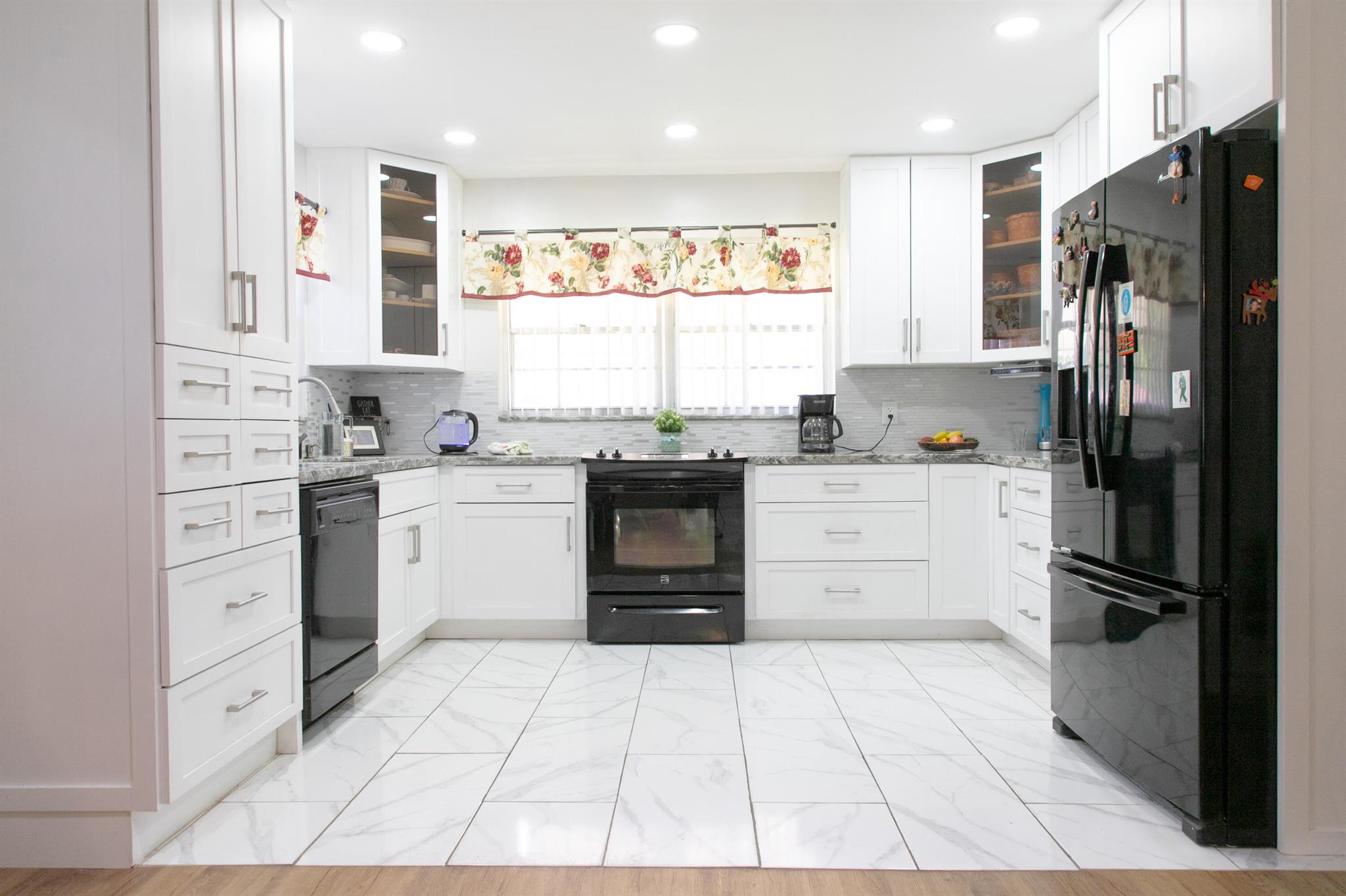 COUNTRY MANORS - Residential