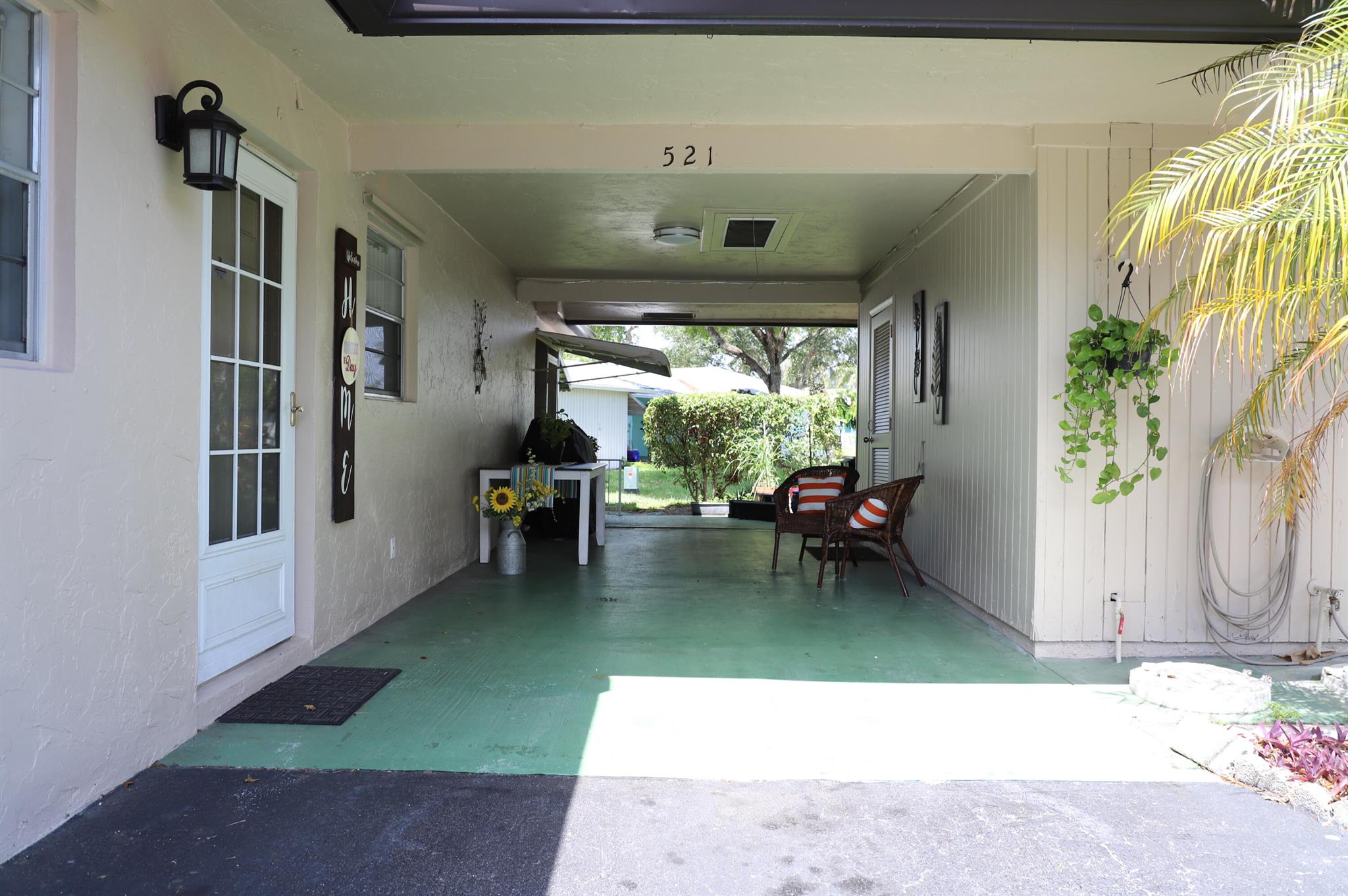 COUNTRY MANORS - Residential