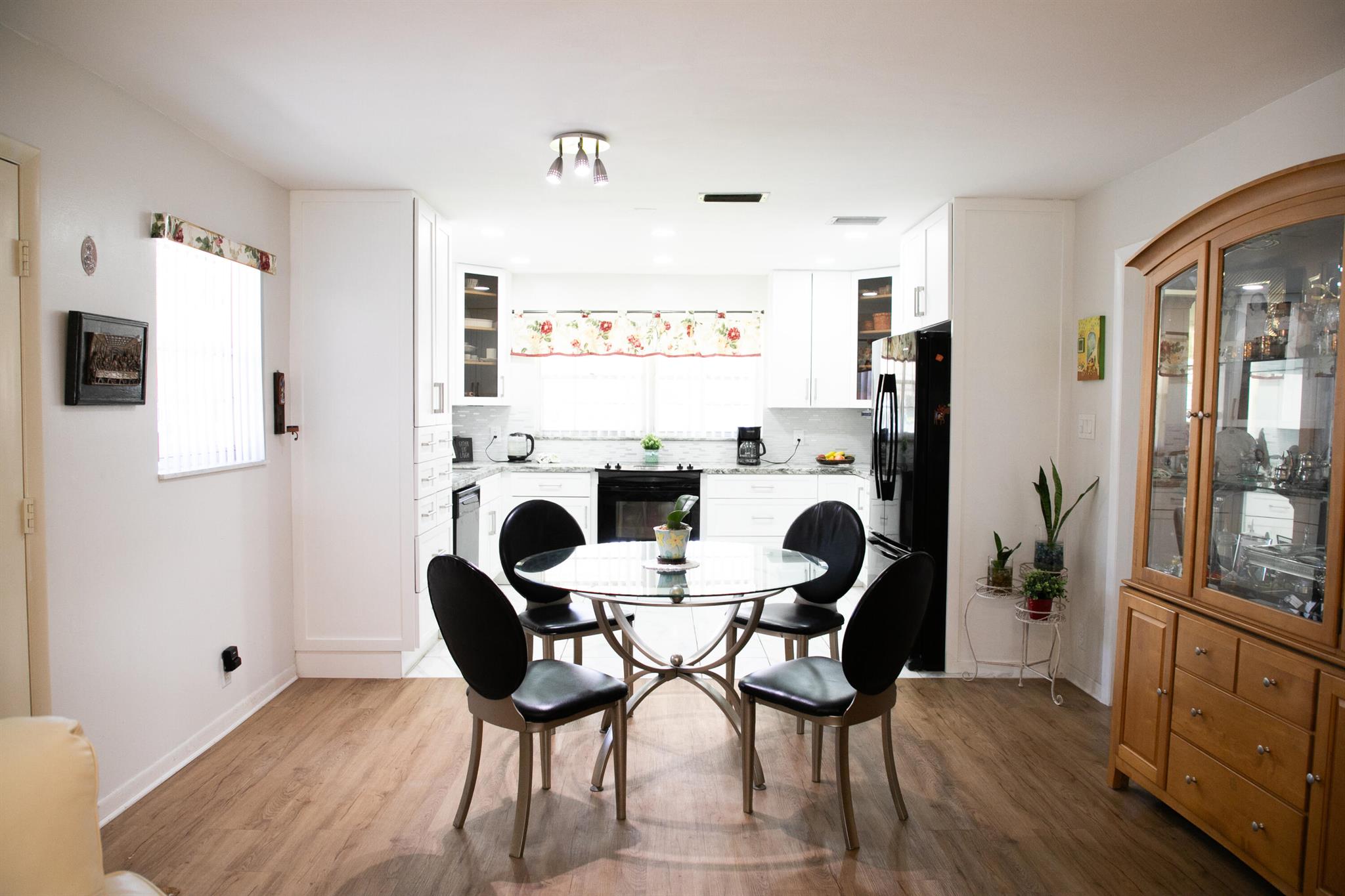 COUNTRY MANORS - Residential