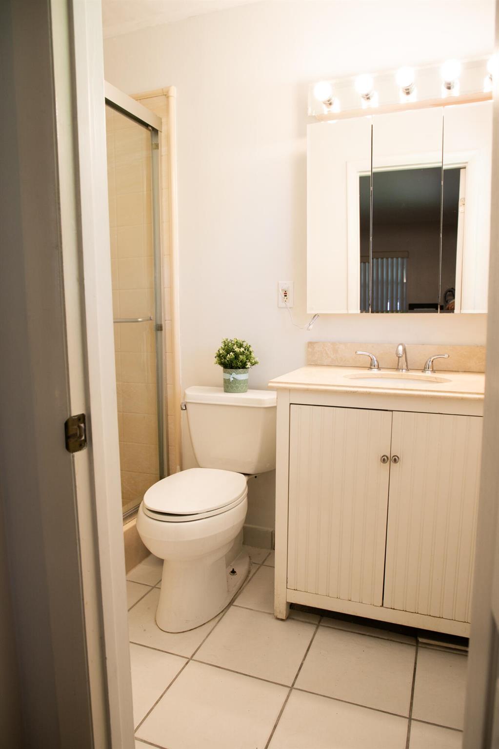 COUNTRY MANORS - Residential