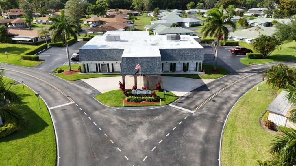 Photo of 521 Sandpiper Circle, Delray Beach, FL 33445 (MLS # R11141183)