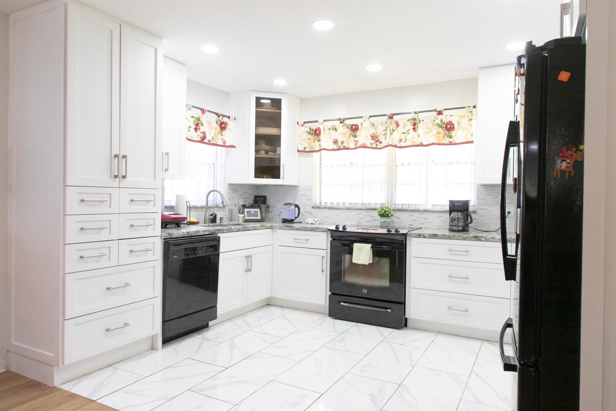 COUNTRY MANORS - Residential