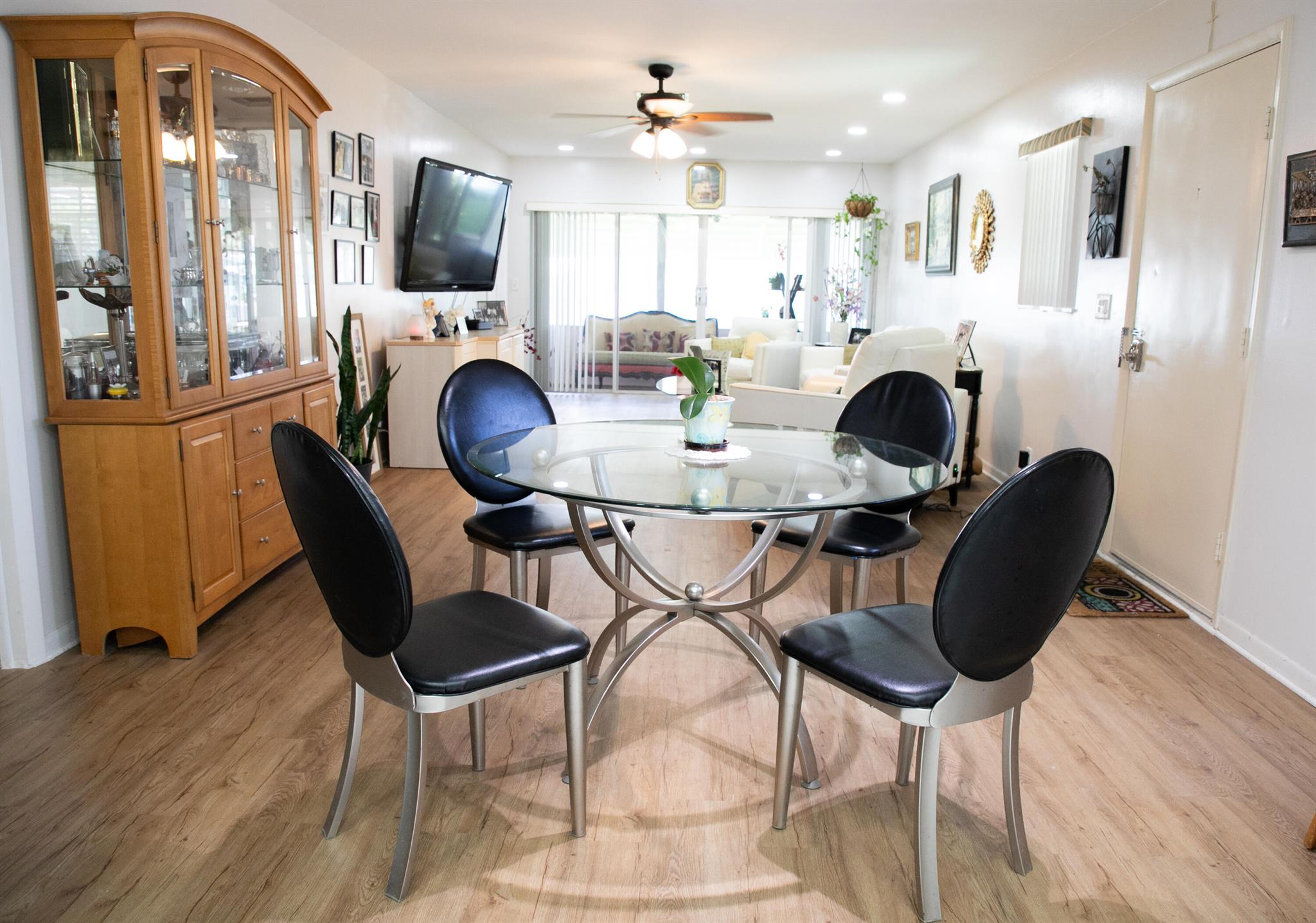 COUNTRY MANORS - Residential