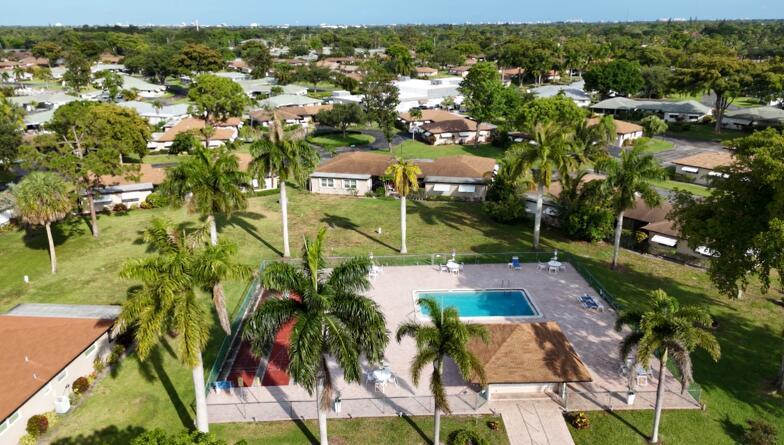 COUNTRY MANORS - Residential